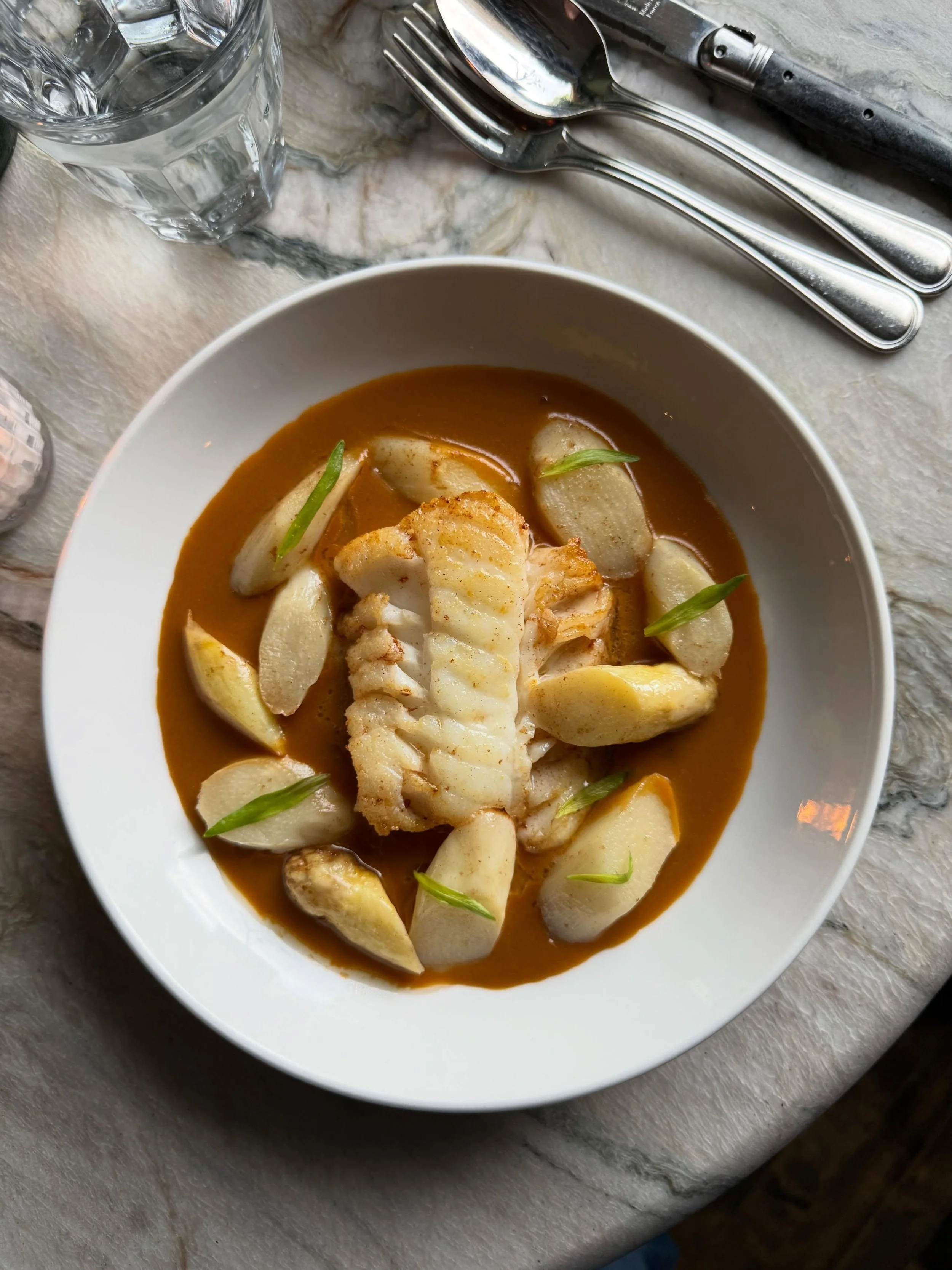 Cod, green crab bisque, white asparagus &amp; tarragon 🦀