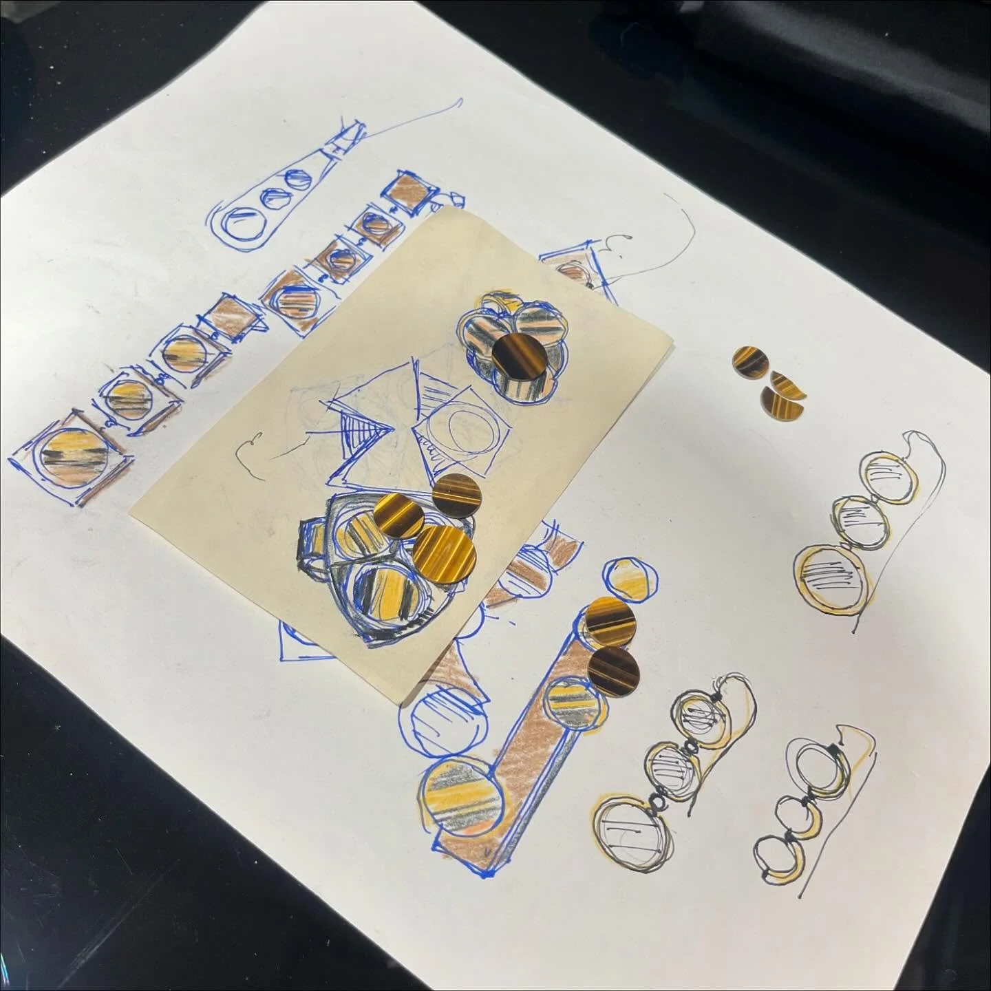 Back in the studio&hellip; find something you like? 😉 

#tigereye #design #jewellerydesign #handmade #handmadejewellery