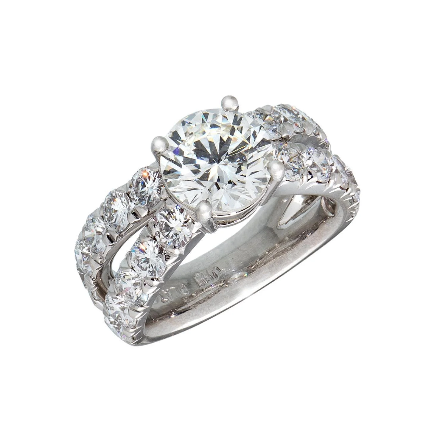 The photos just can&rsquo;t do this ring justice&hellip; swipe for more sparkle  #jewellery #ring #diamonds #sashablackwood #sashablackwooddesign