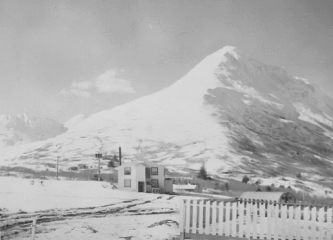 kodiak-1950s-28-04.jpg