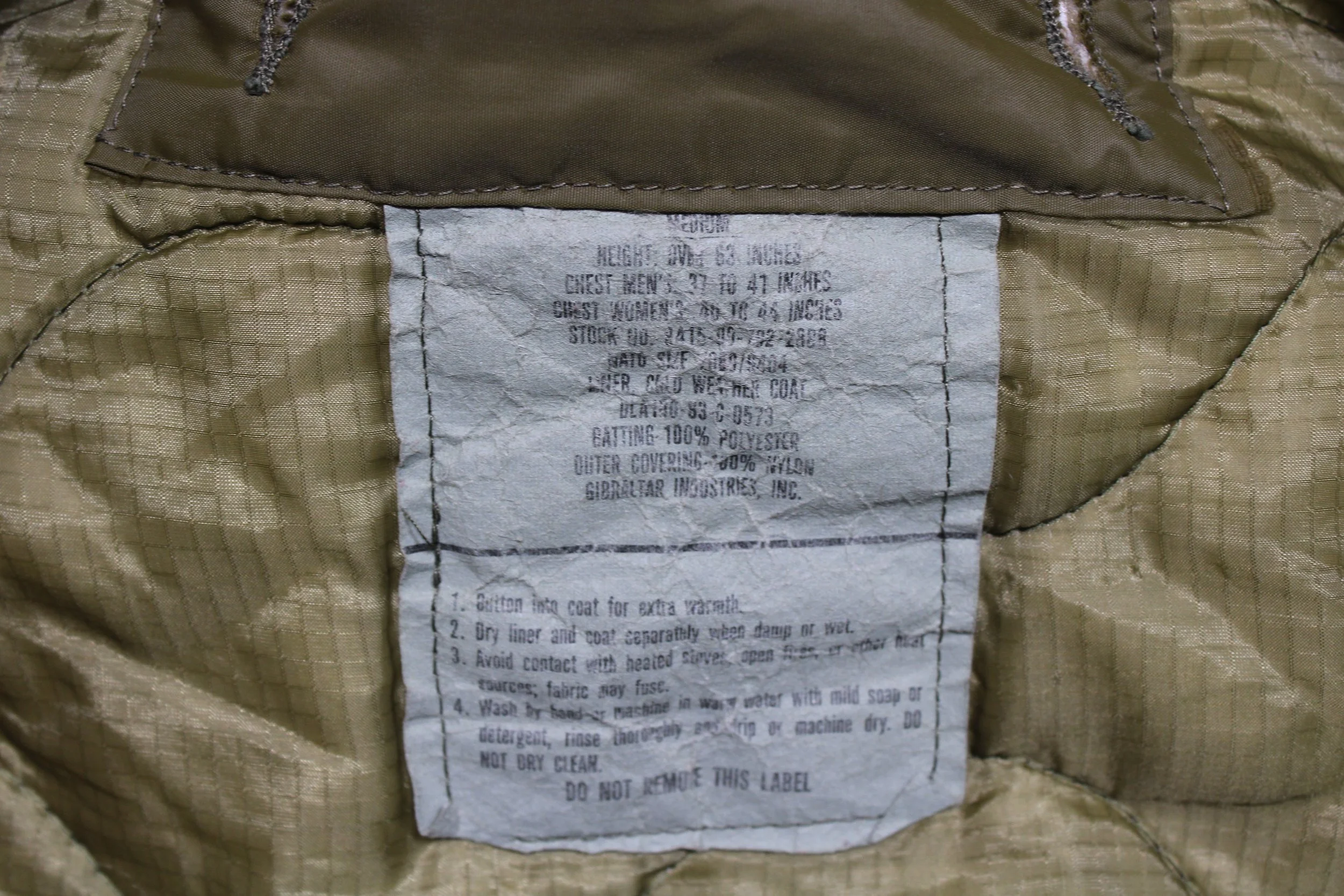 M65 M-1965 Quilted Nylon Field Jacket Liner Medium 1983