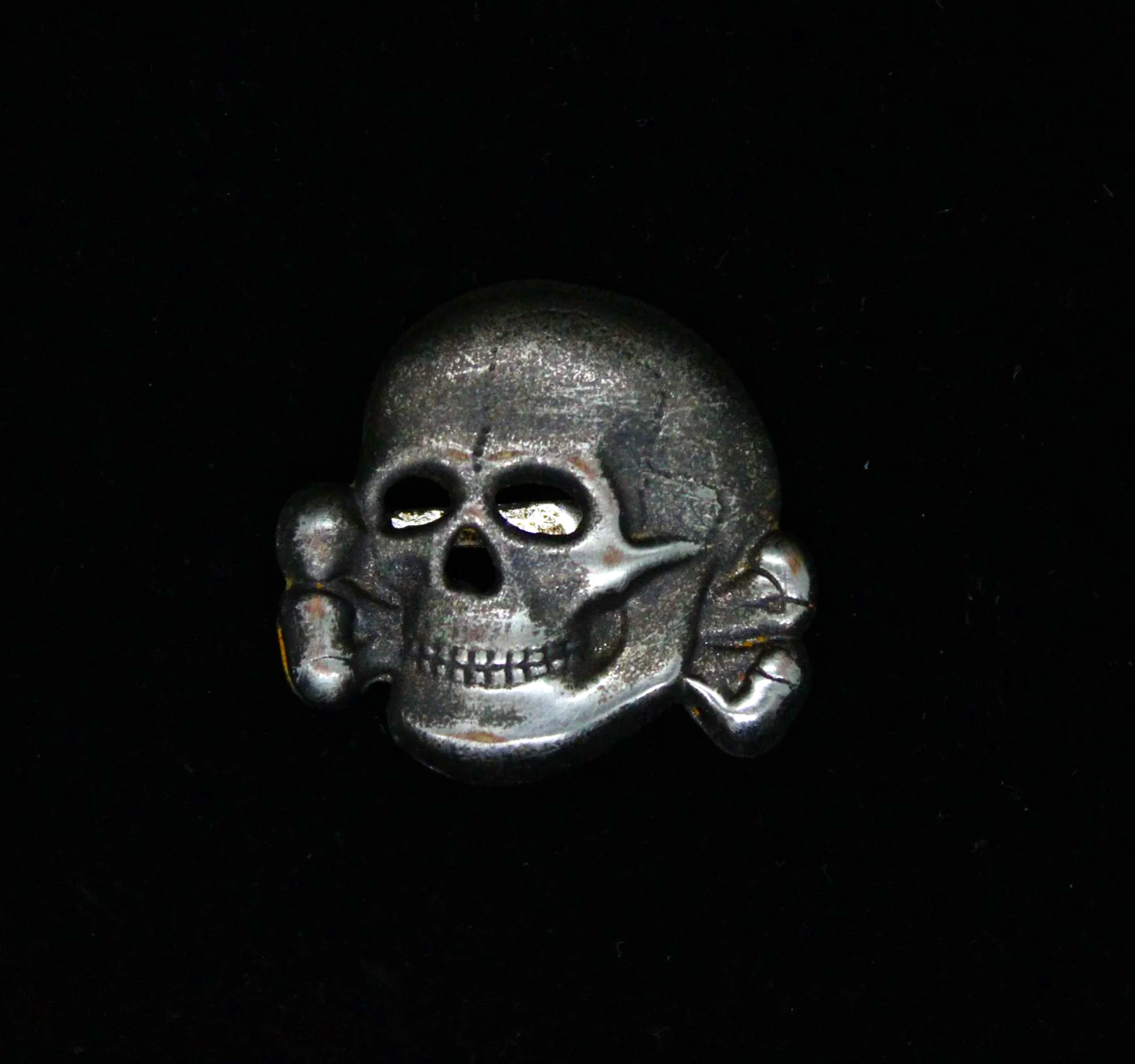 Reproduction WW2 German Waffen SS "Totenkopf" Visor Cap Skull (Unmarked)