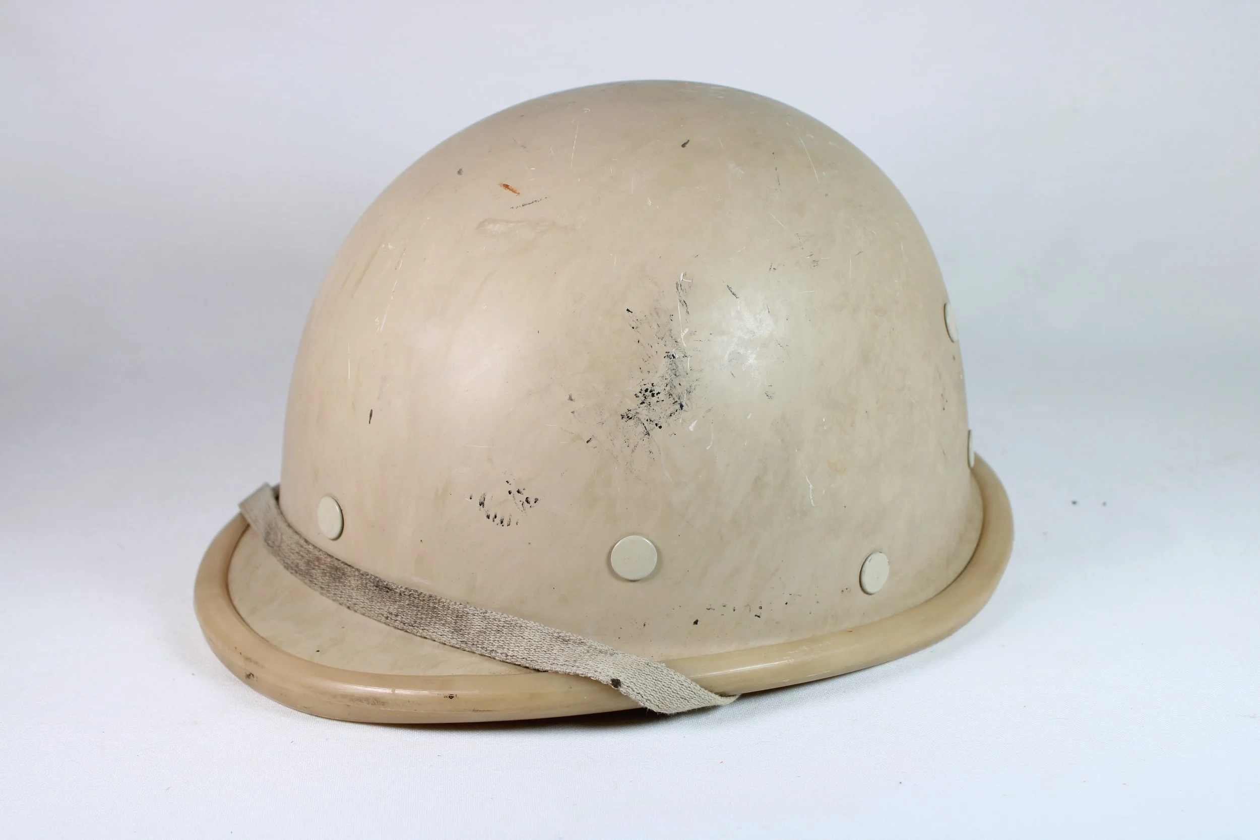 Rare Iraqi Army M90 Khaki Fiber Combat Helmet w/Full Liner & Straps (Jihm stamped)