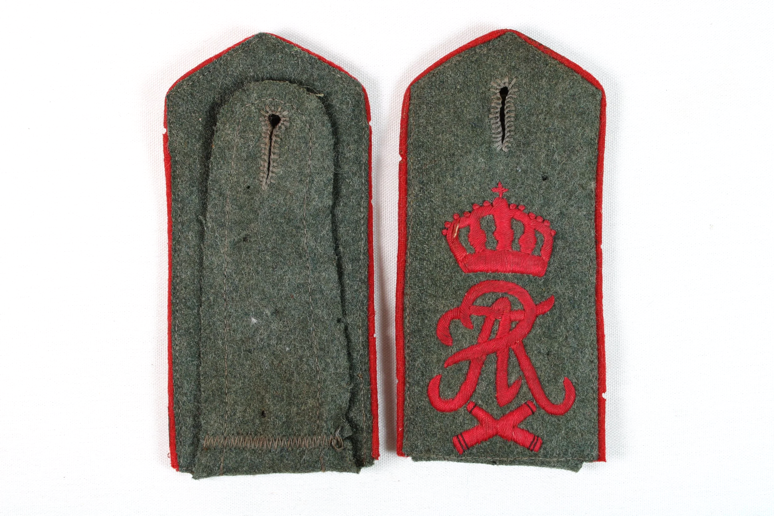 Saxon Grenadier Regiment 100 Artillery Shoulder Boards Reproduction WW1 German