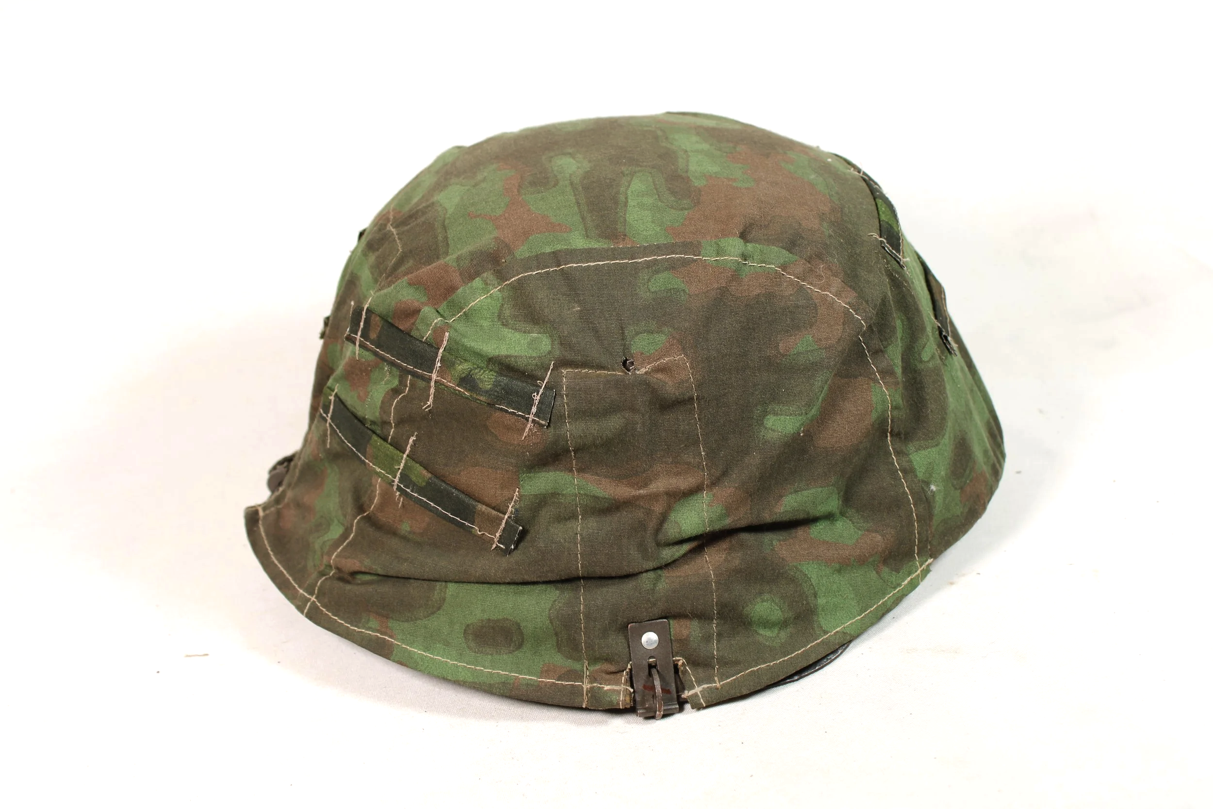 Reproduction Waffen SS Blurred Edge WW2 German Helmet Cover w/Mixed Loops