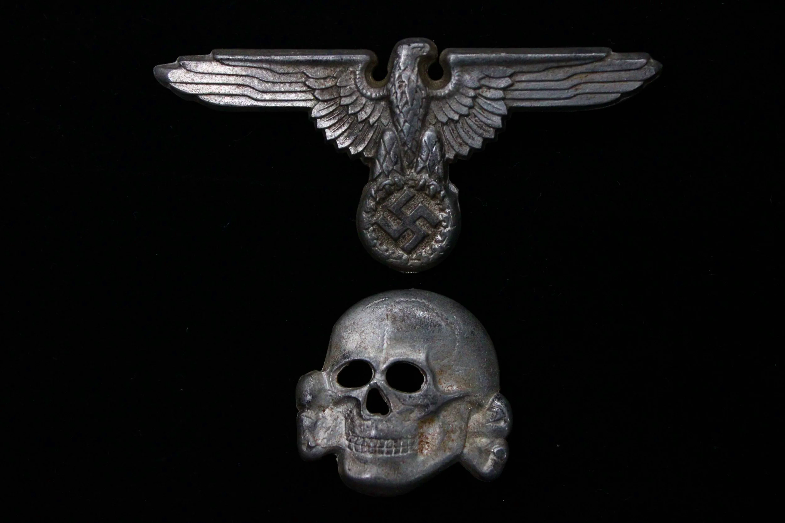 Reproduction WW2 German Waffen SS "Totenkopf" Visor Cap Skull & Eagle Set (SP. 40, RZM 373/43)