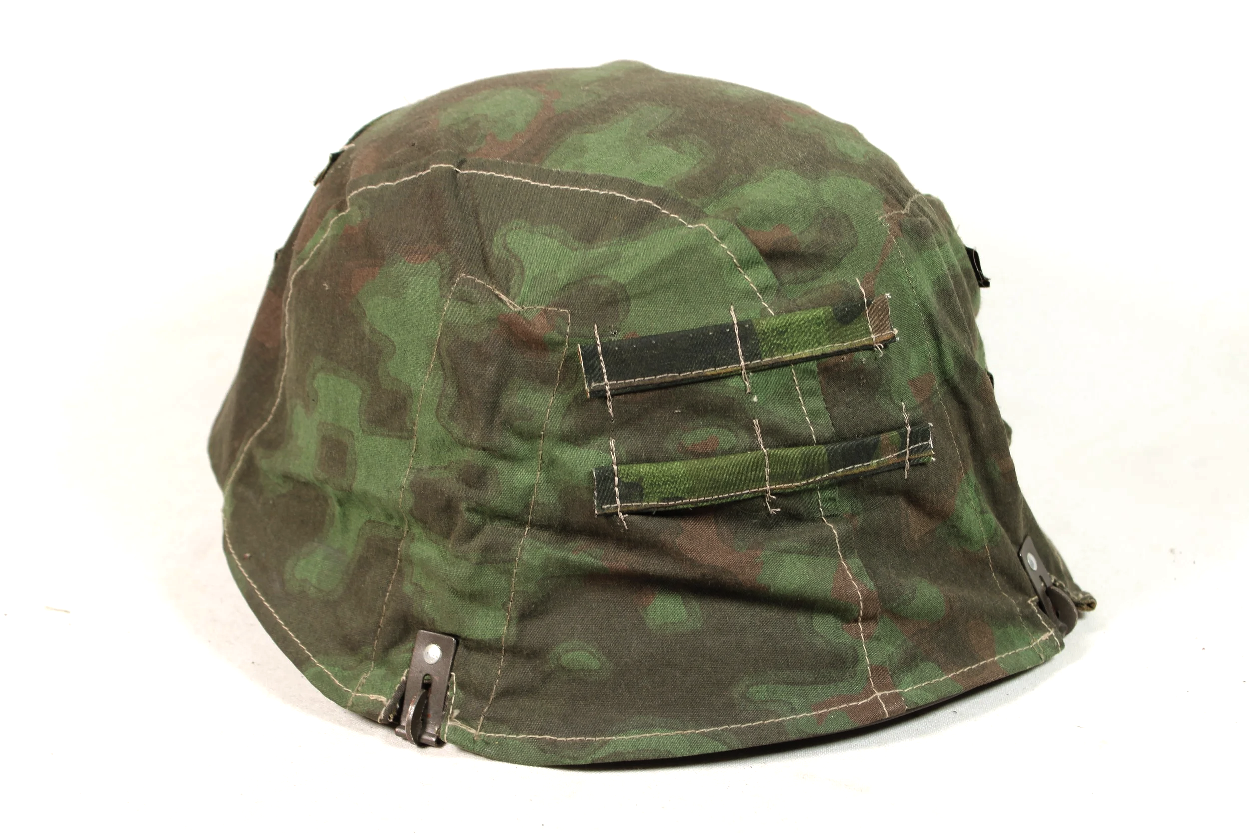 Reproduction Waffen SS Blurred Edge WW2 German Helmet Cover w/Mixed Loops