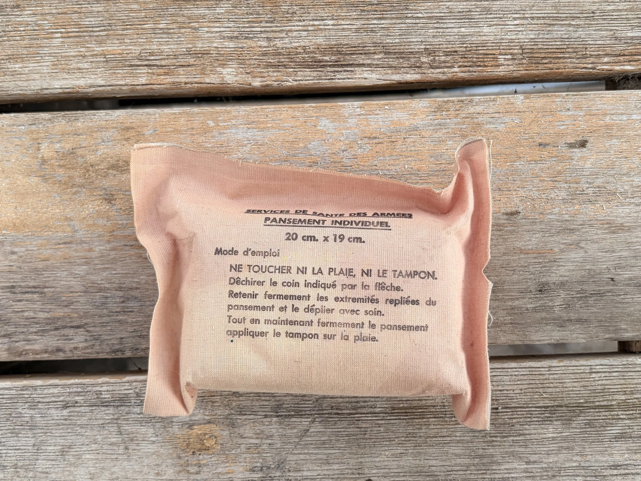 British Army Joint Services 1973 camouflaged first aid field dressing 10x19cm