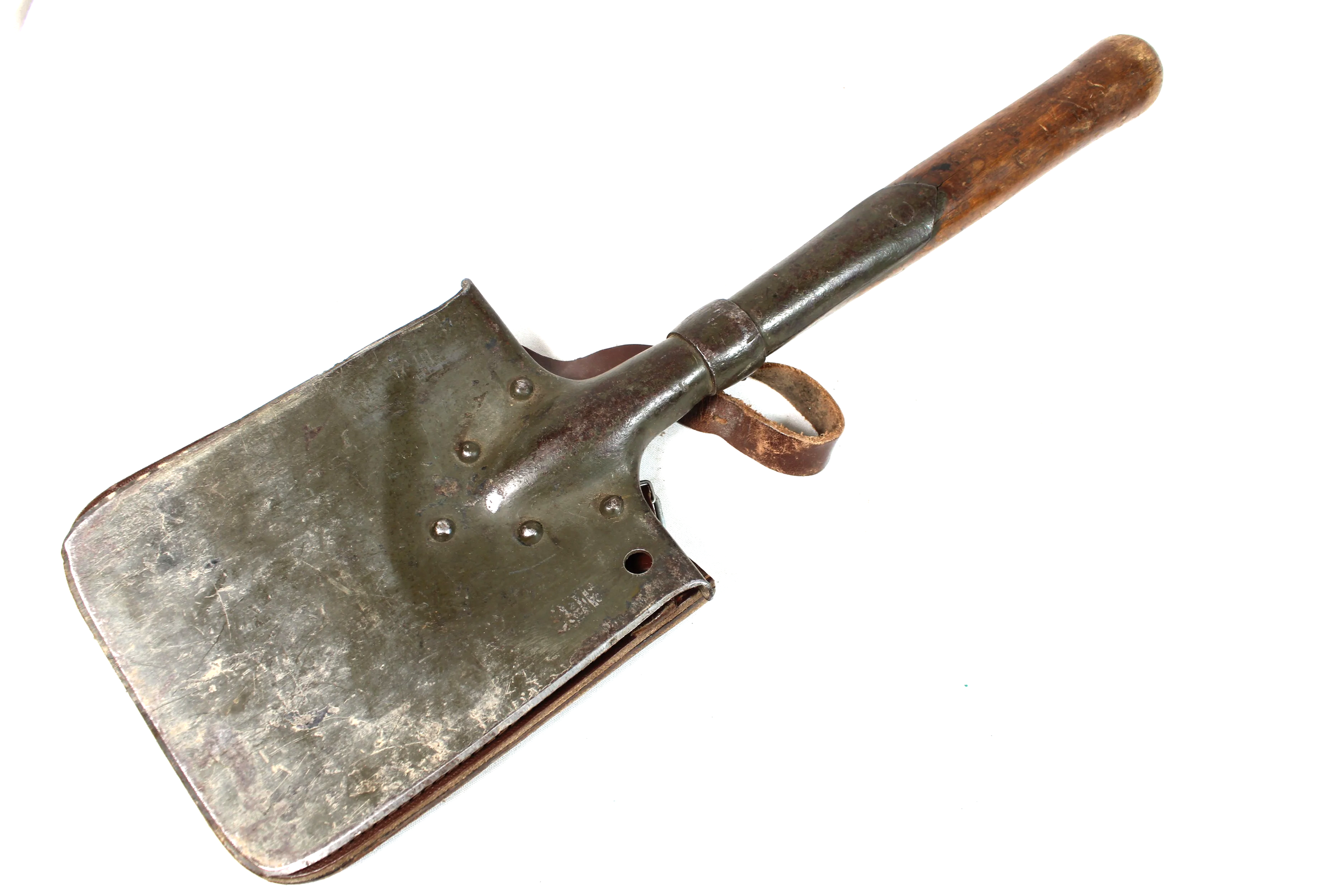 Original WW1 1915 dated Russian E-Tool Shovel and Reproduction WW1 German Carrier
