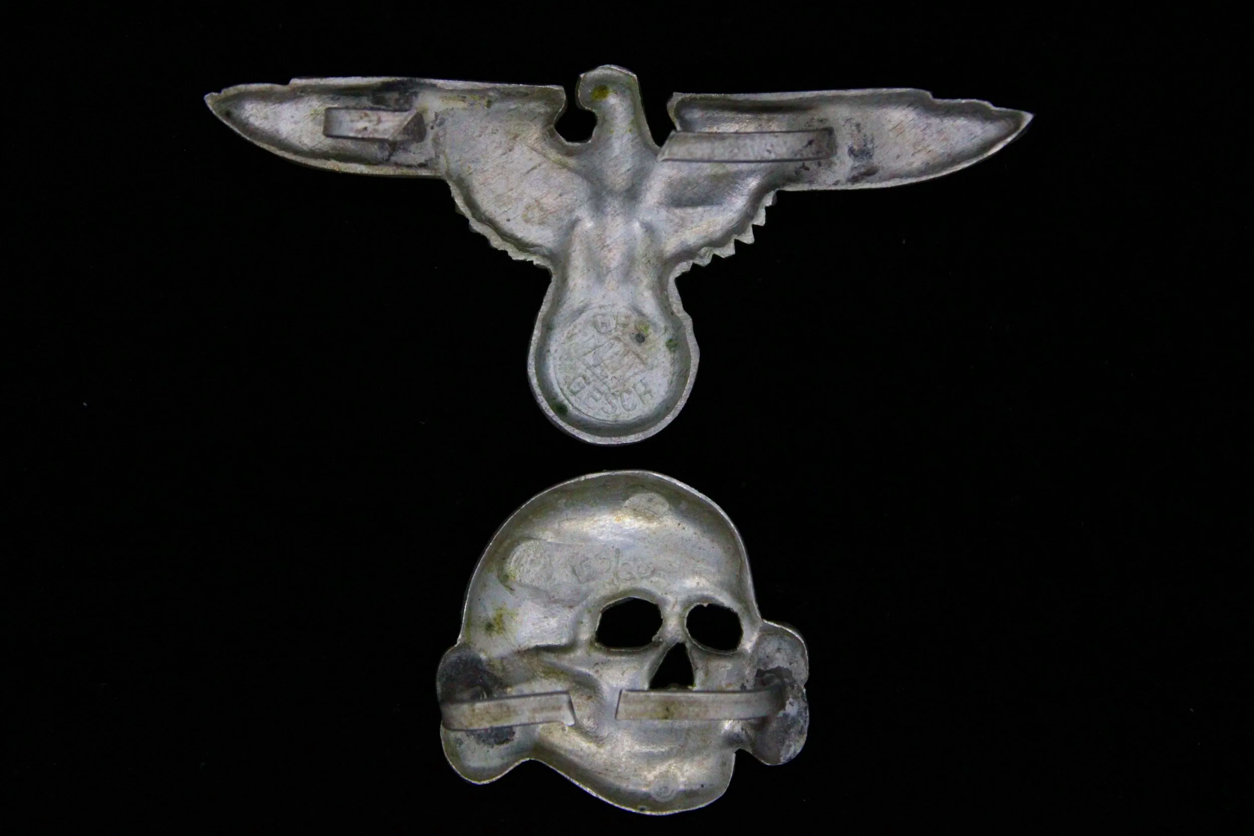 Reproduction WW2 German Waffen SS "Totenkopf" Visor Cap Skull & Eagle Set Ges. Gesch. E.W. Assmann & Sohne