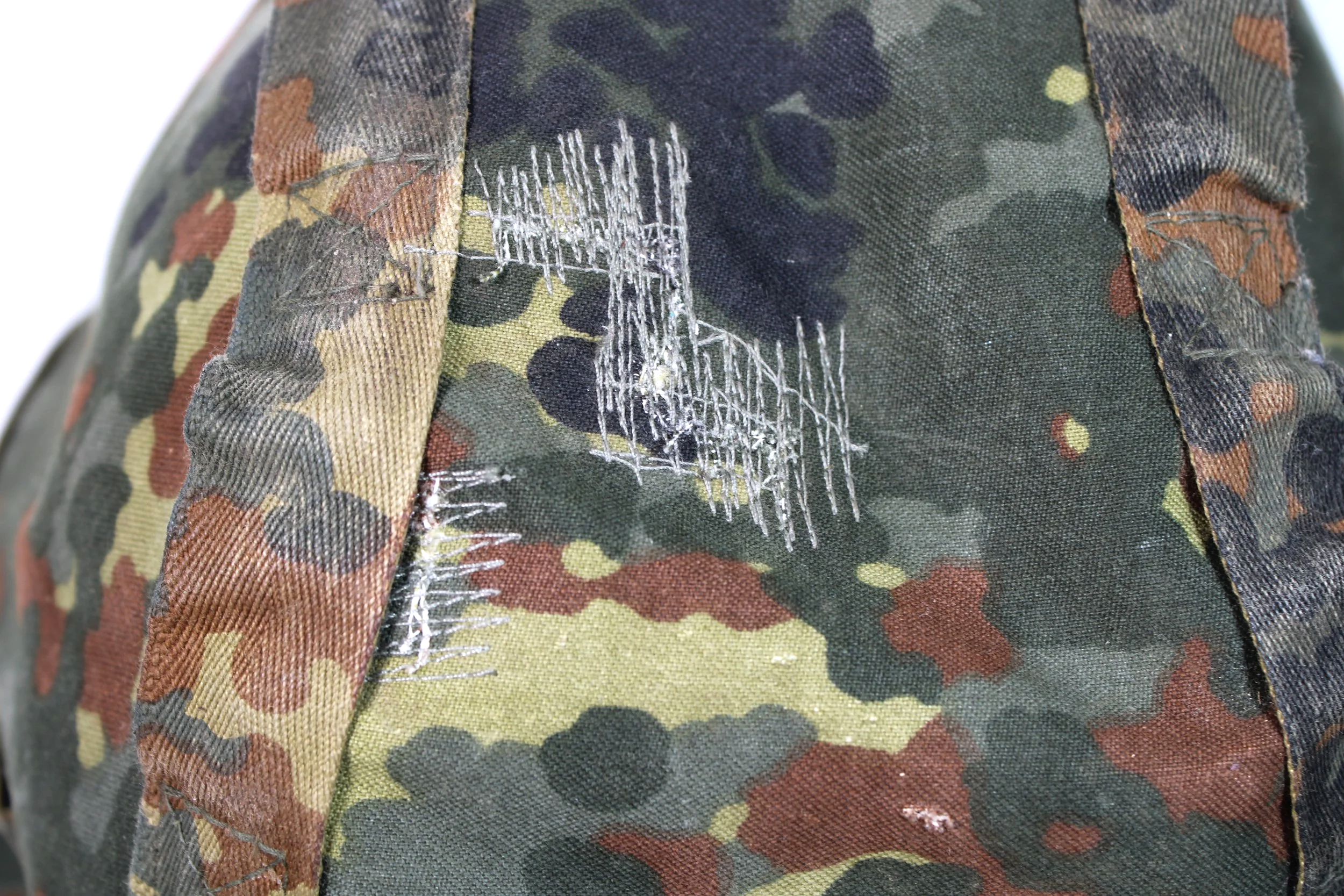 German Bundeswehr Flecktarn Helmet Cover Snow Reversible Large 58-60