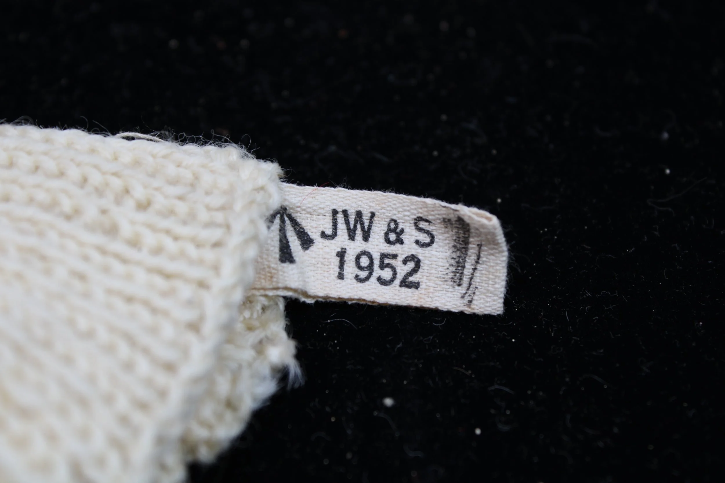 British white fingerless gloves wristlets wristovers size 1 small pair