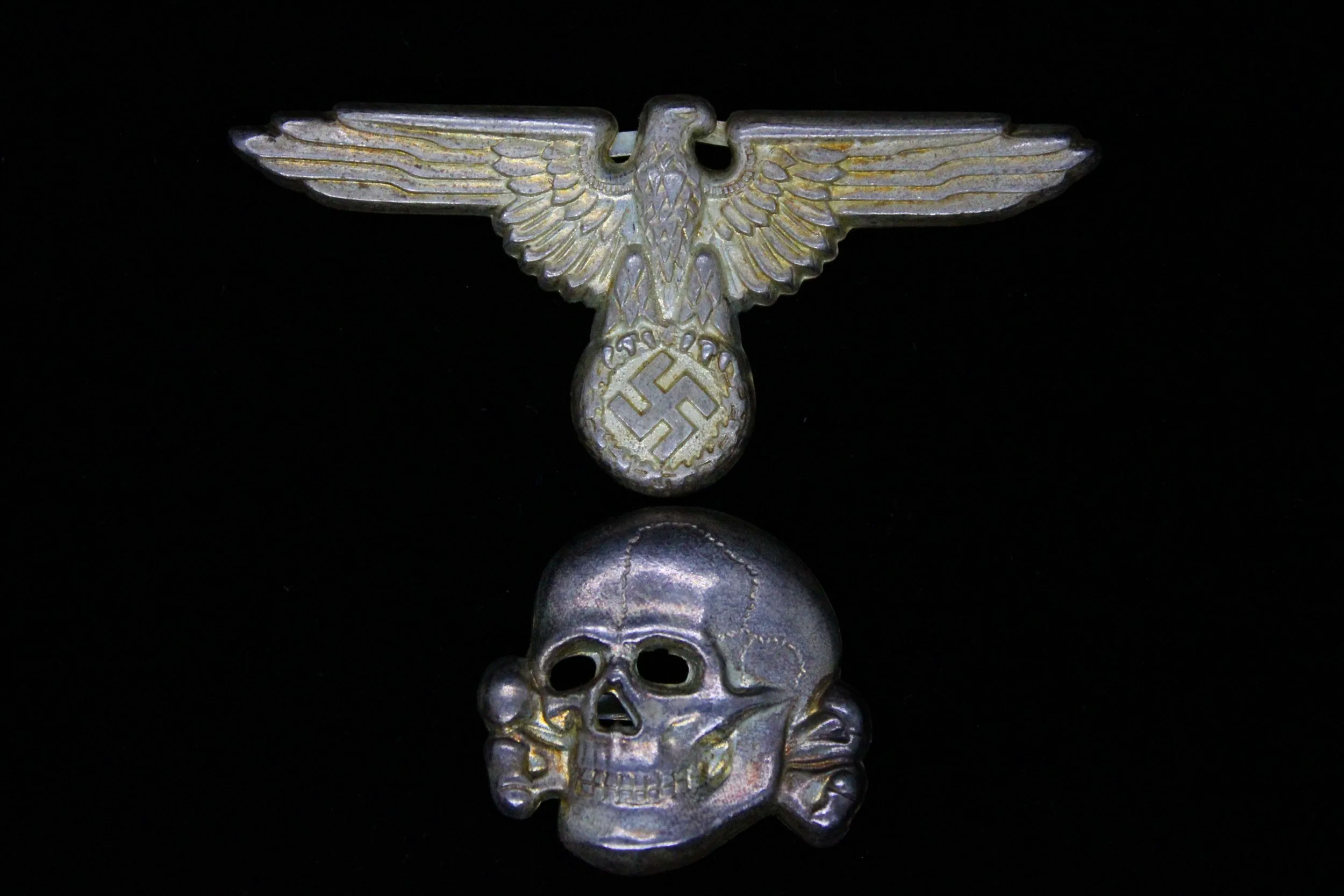 Reproduction WW2 German Waffen SS "Totenkopf" Visor Cap Skull & Eagle Set RZM M1/52 Deschler & Sohn