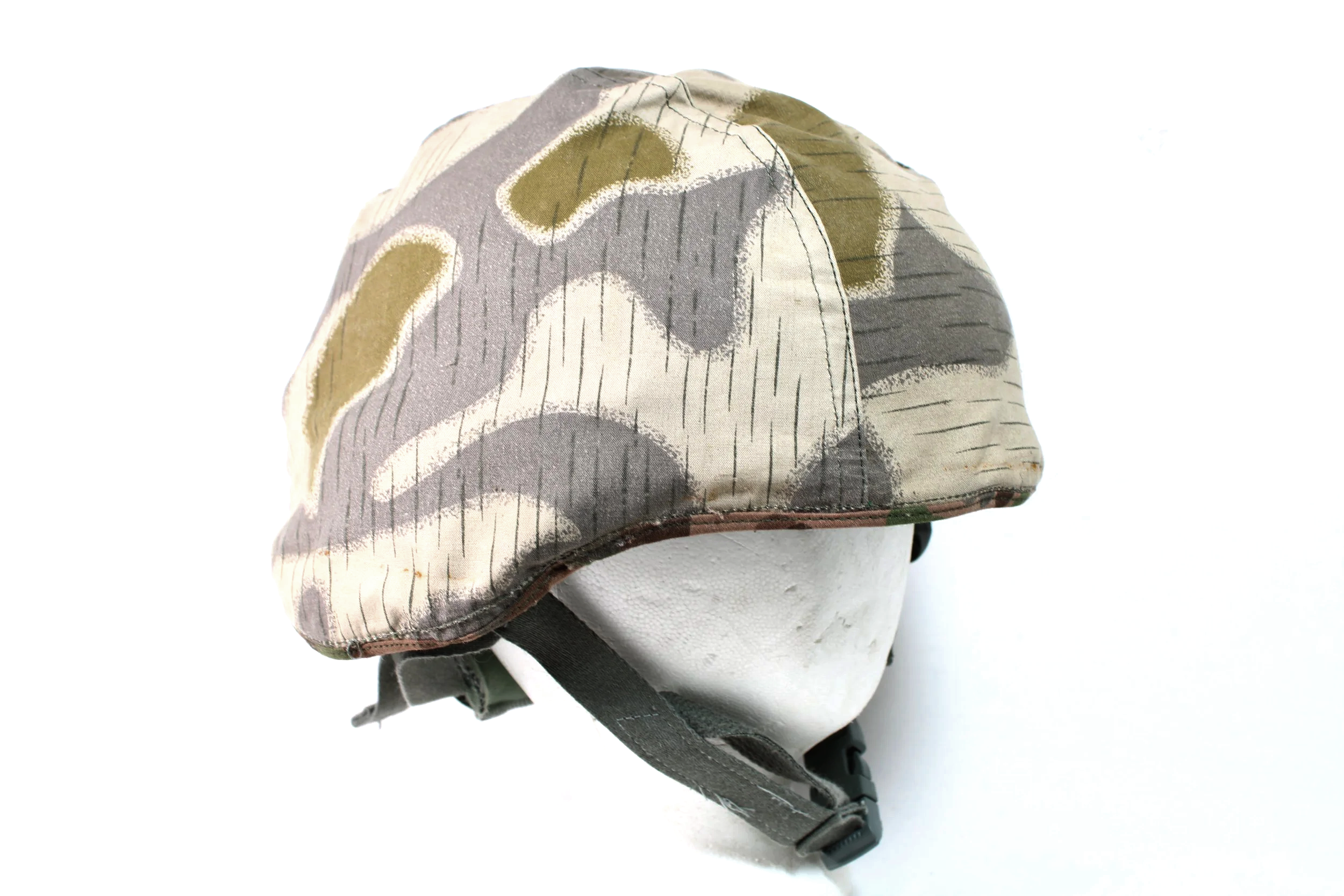 Austrian Steintarn / Pea Dot  Helmet Cover