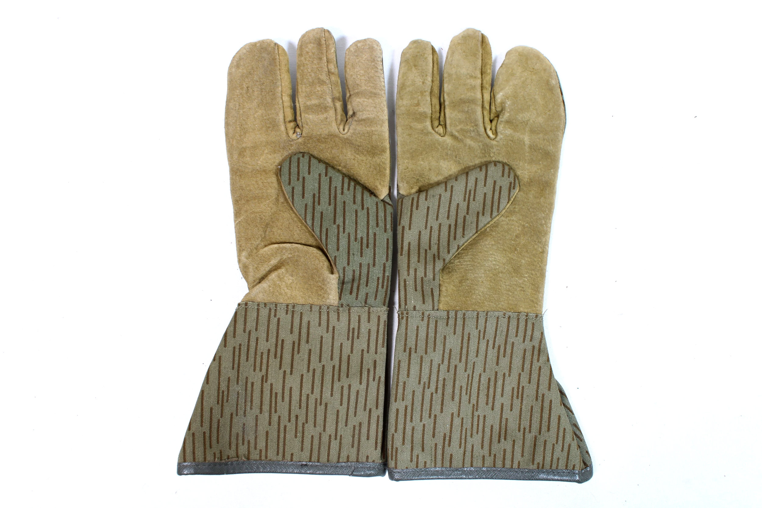 East German Strichtarn 3 Finger Gloves NVA Rain Camo NOS