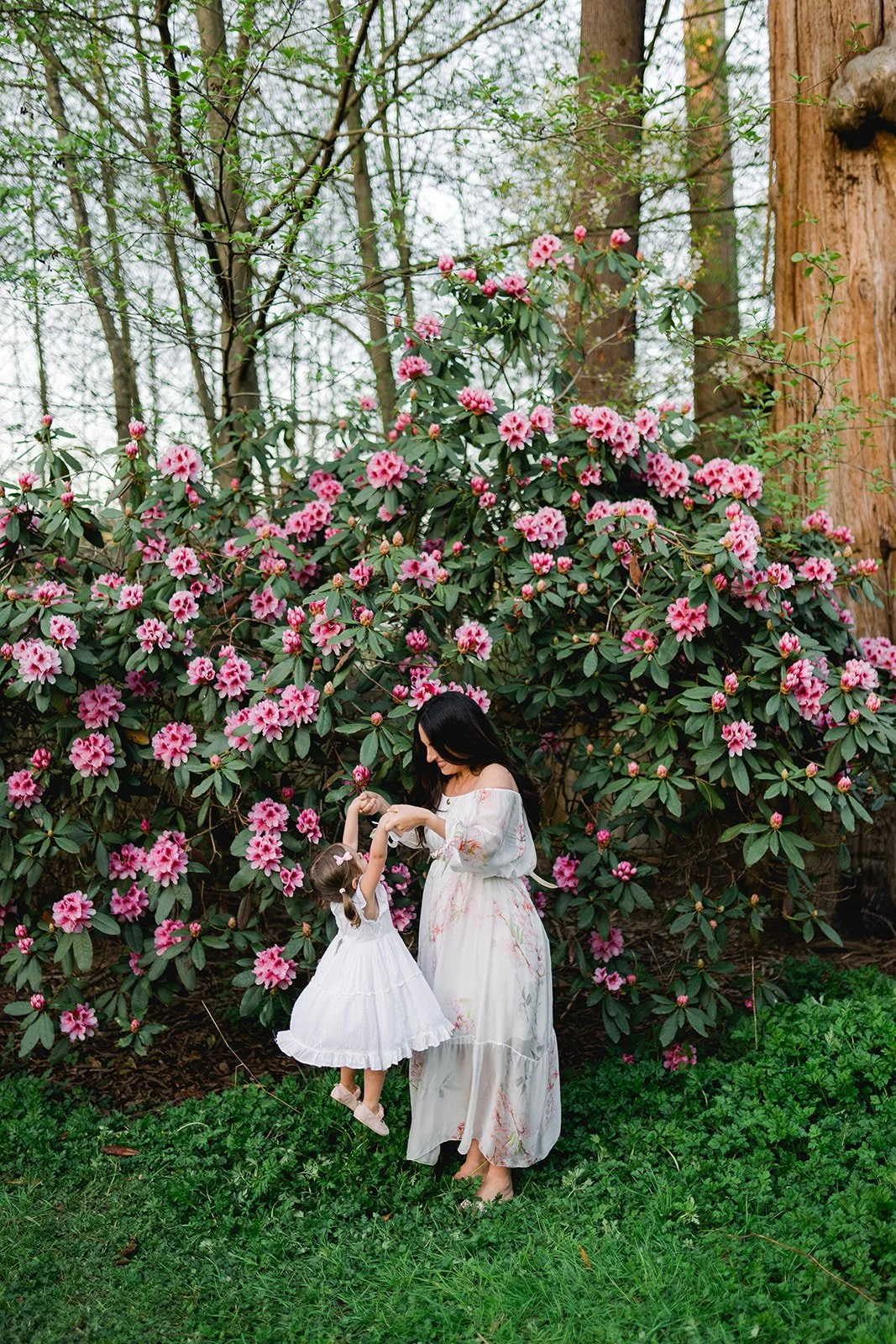 view our favorite garden wedding photography locations in vancouver bc