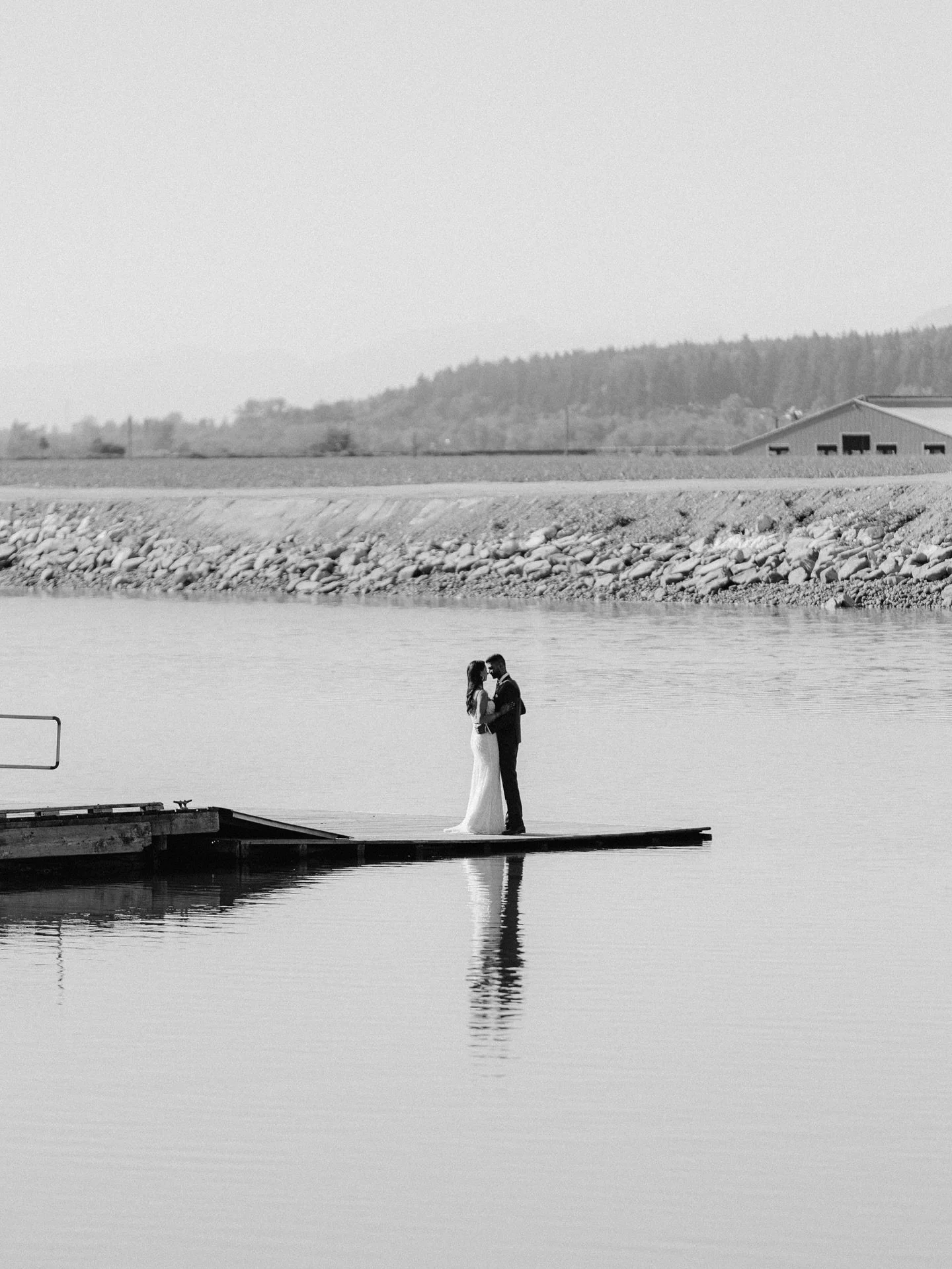 Sneak peeks of a day filled with elegance and romance ✨ 

#aestheticwedding #aestheticweddingphotographer #vancouverweddings #vancouverweddingphotographer #brideandgroomshots