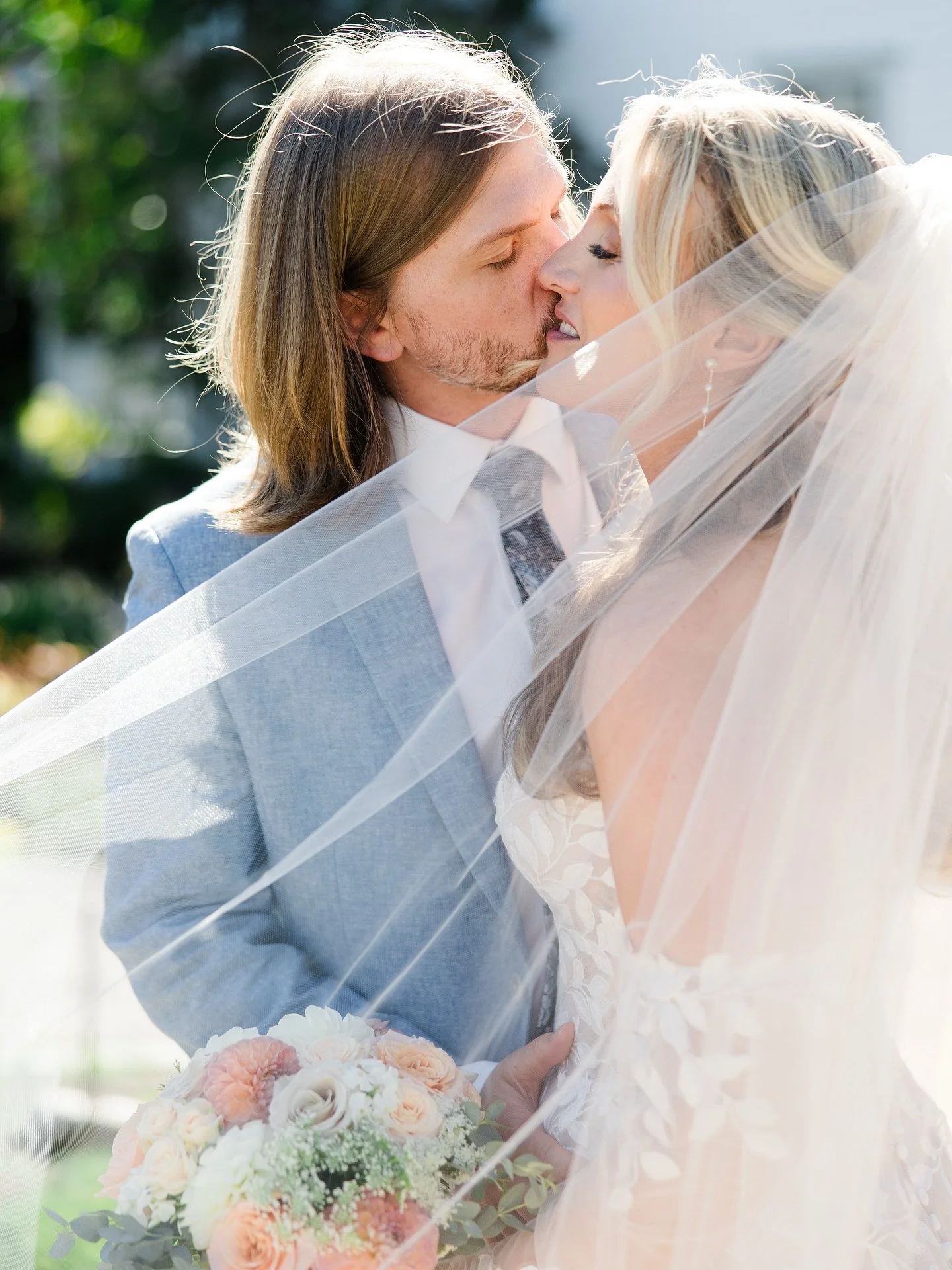 Love shines bright on this lovely couple 🤍

#vancouverweddingaesthetic #vancouverweddingphotographer #aestheticweddingphotos #weddingphotogtaphy #vancouverphotographer