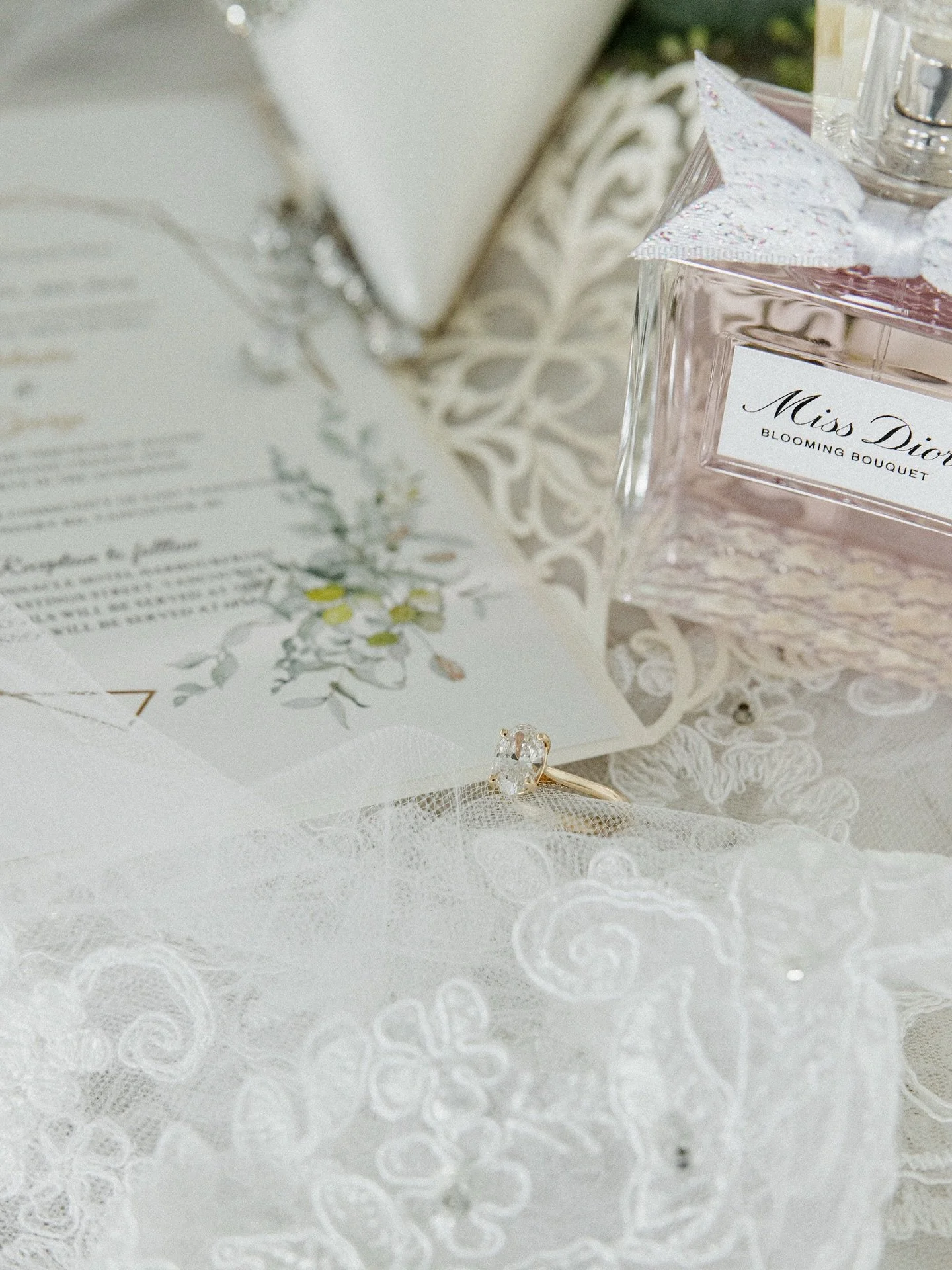 Beauty lies in the details 🤍

#vancouverweddingphotographer #aestheticweddingphotos #weddingdetails #weddingdetailinspo #weddingphotography