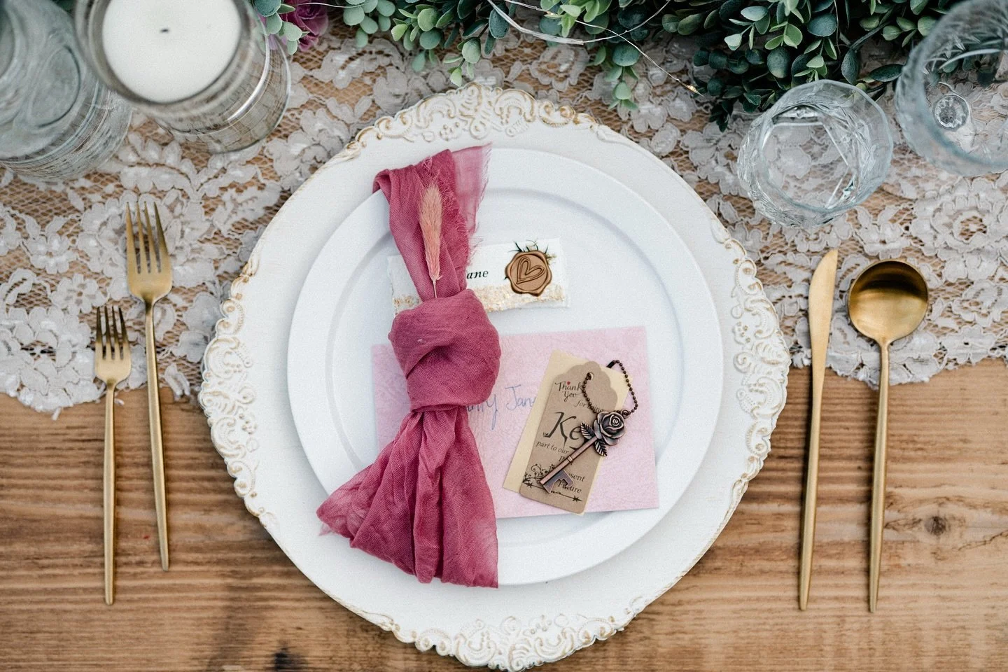 fairytale details ✨ 

#detailshots #weddingdecor #fairytaleweddings #weddingdecorphotography #aestheticwedding