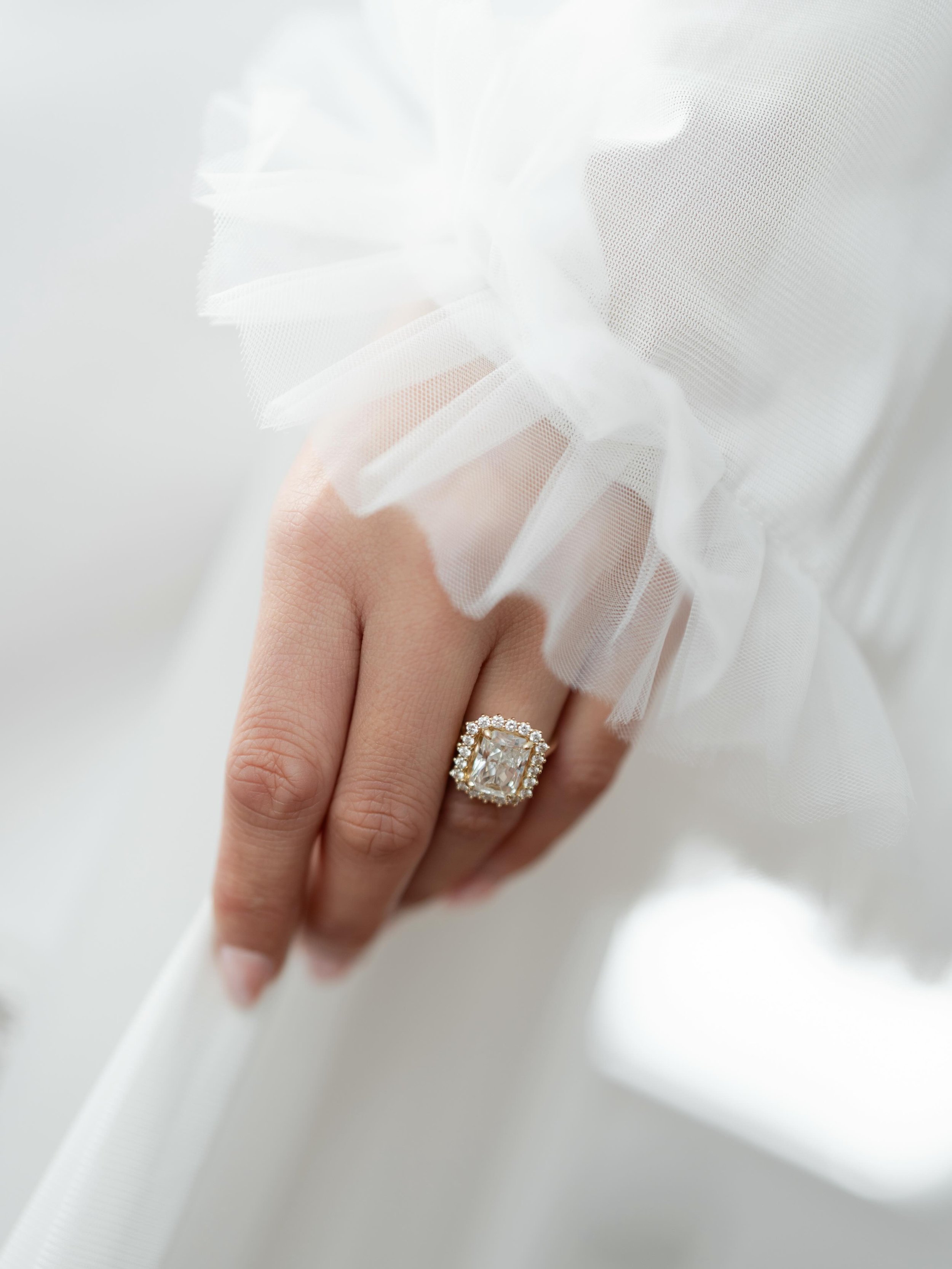 Pure elegance 🤍 

#detailshot #ringshot #vancouverweddingdetails