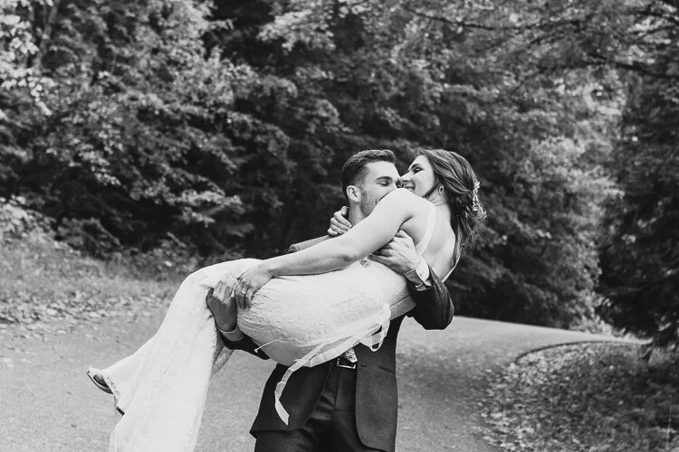 Steven--Kali-Nelson-Vancouver-Wedding-Photographer-Videographer-Engagemen_aqoK9Qt.jpg