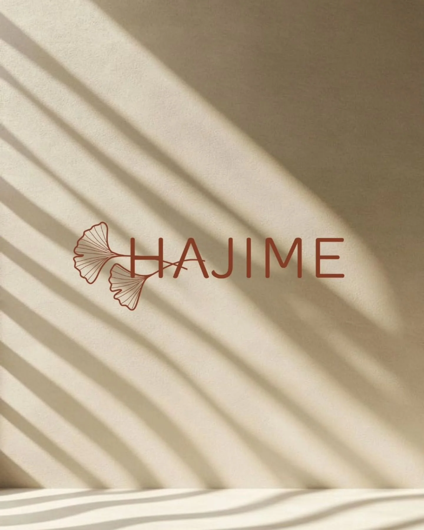 L'histoire derri&egrave;re notre nom et logo ✨️
Des valeurs fortes pour s'&eacute;lever ensemble. 
Une histoire pour oser et se surpasser. 
La simplicit&eacute; pour juste te sentir &agrave; ta place. 

Retrouve nos prochaines retraites de yoga en li