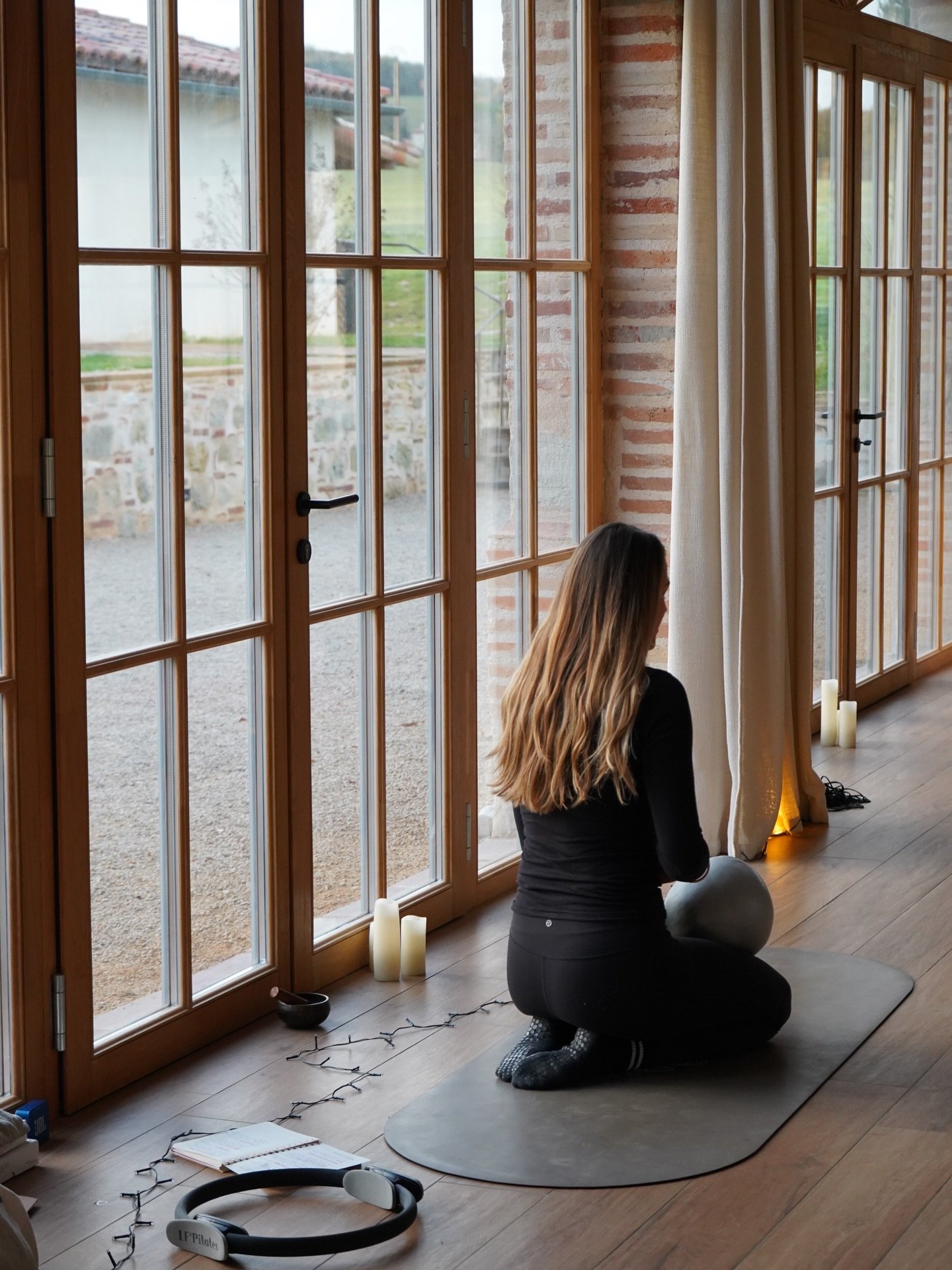 | HAJIME RETREAT &mdash; TOULOUSE 

Retour sur nos deux premiers jours entre yoga et pilates avec @lisa.ep et @camilledugast 🌙

Et @oliviercarre_l2a pour r&eacute;galer nos papilles.