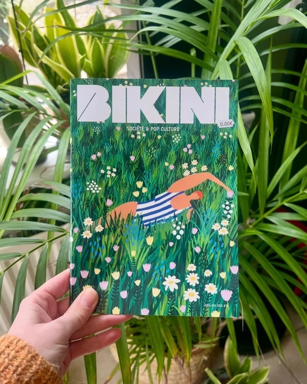 Happy Good Friday 🐣 I hope you enjoy the long weekend and eat lots of treats 🥚🍫💝

My illustration &lsquo;Field Swimming&rsquo; was used for the cover of this very cool French magazine @bikini_mag . Delighted to have received my copy in the post. 