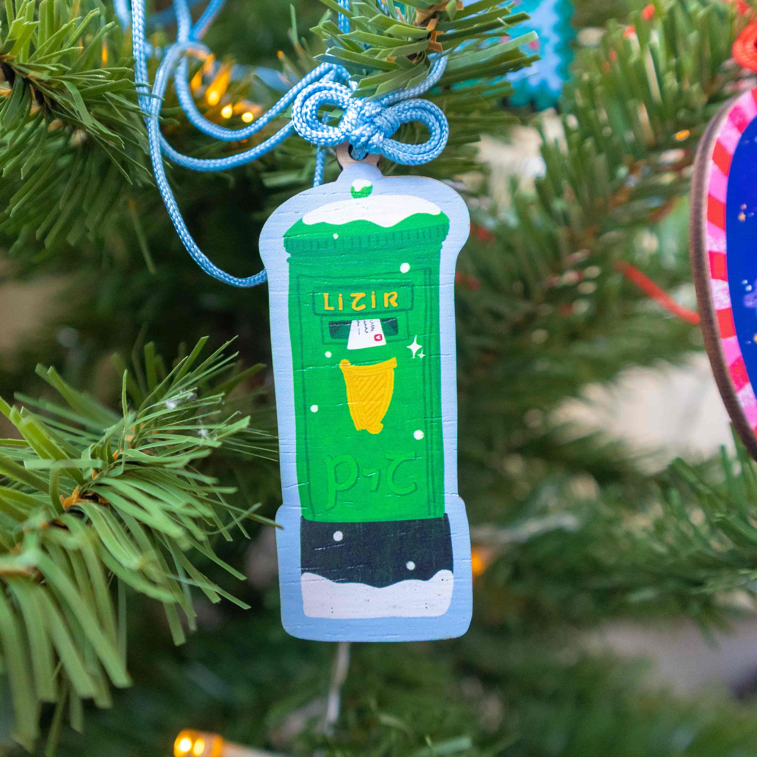 irish-postbox-xmas-decoration.jpg