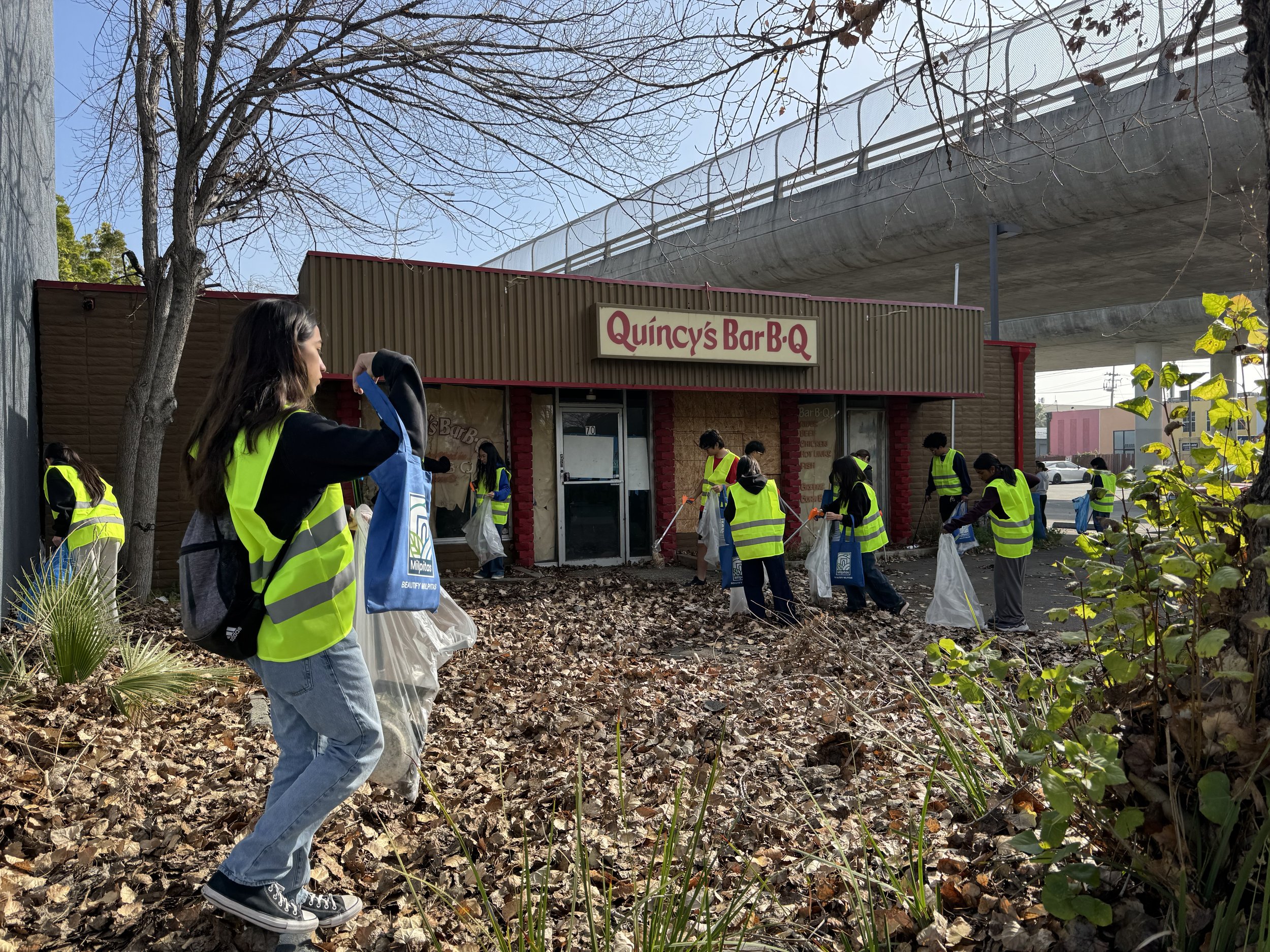  Trash Picking 