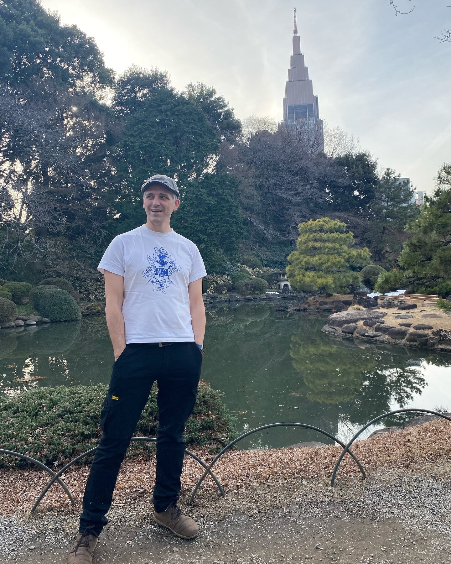 Un tripero en Tokyo 🐺

Paseando por el jard&iacute;n japon&eacute;s despu&eacute;s de ver alg&uacute;n partido matutino (ac&aacute; se desayuna viendo al Lobo)

#UnTriperoPorElMundo

#dalelobo #ArribaGimnasia #cabezadefulbo 
@gimnasia_oficial @tripe