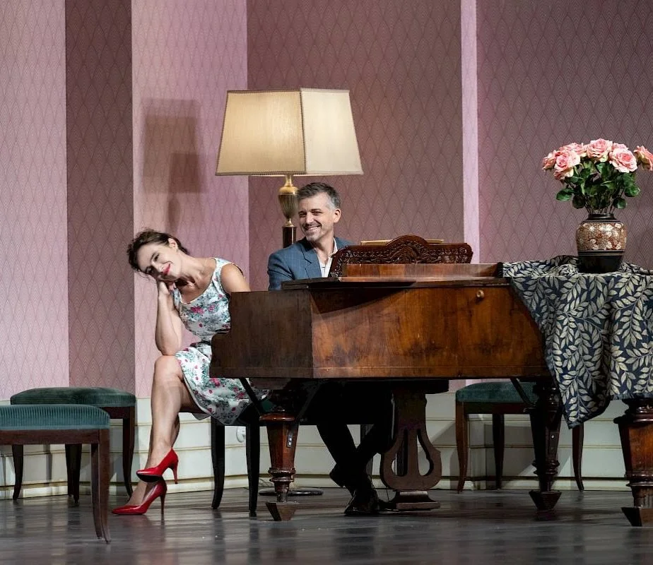 Opening night!!!
This evening La Rondine is coming back to Z&uuml;rich. What a pleasure to revive this beautiful production with very special people. Toi toi toi everyone!!!

@operzuerich 
@ermonelajaho @benbernheimtenor @sandrahamaoui @vladimir_stoy