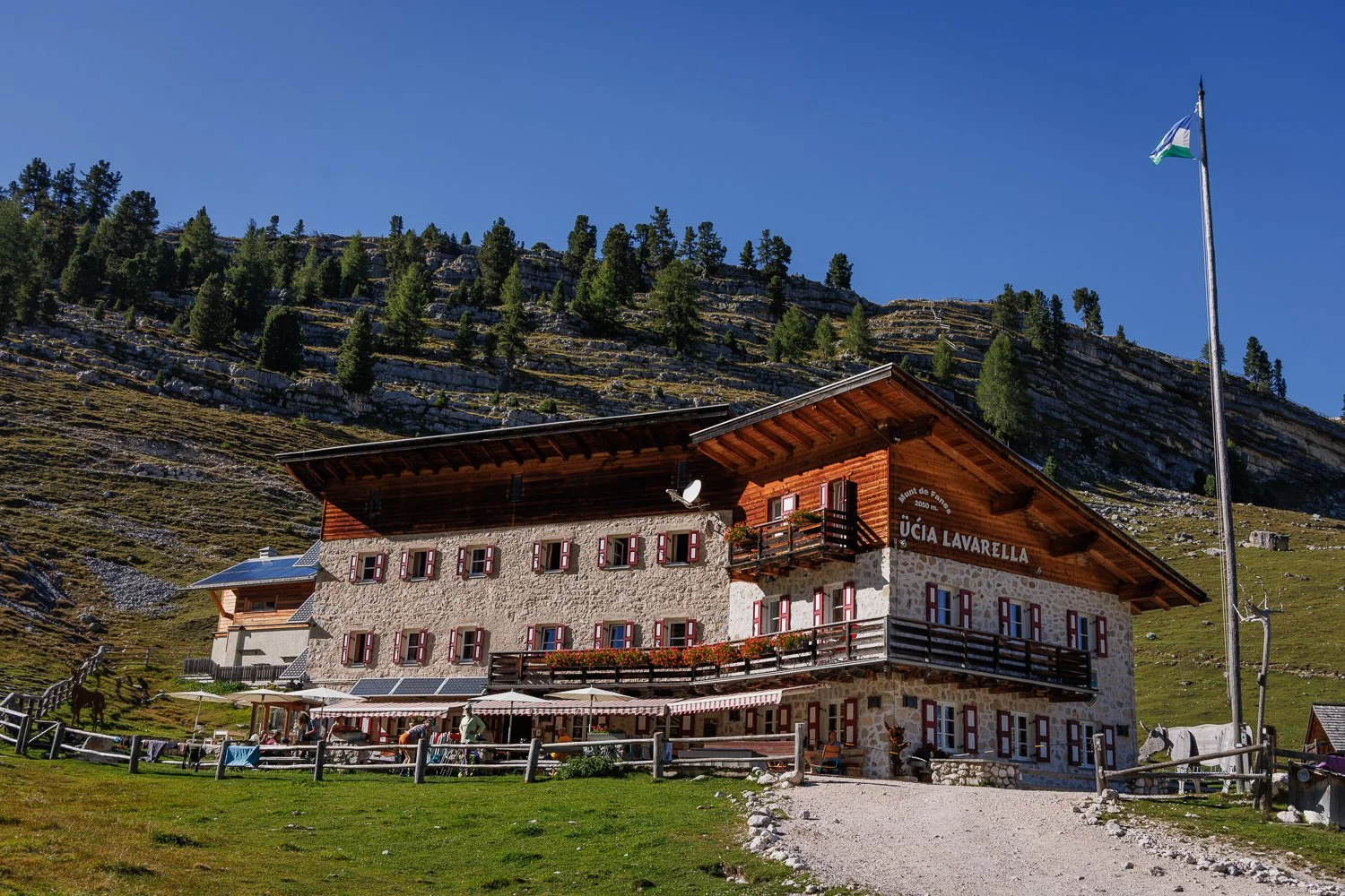 Whistler-photographer-Italy-Dolomites-hiking-trip-_JJ_1834-web.jpg