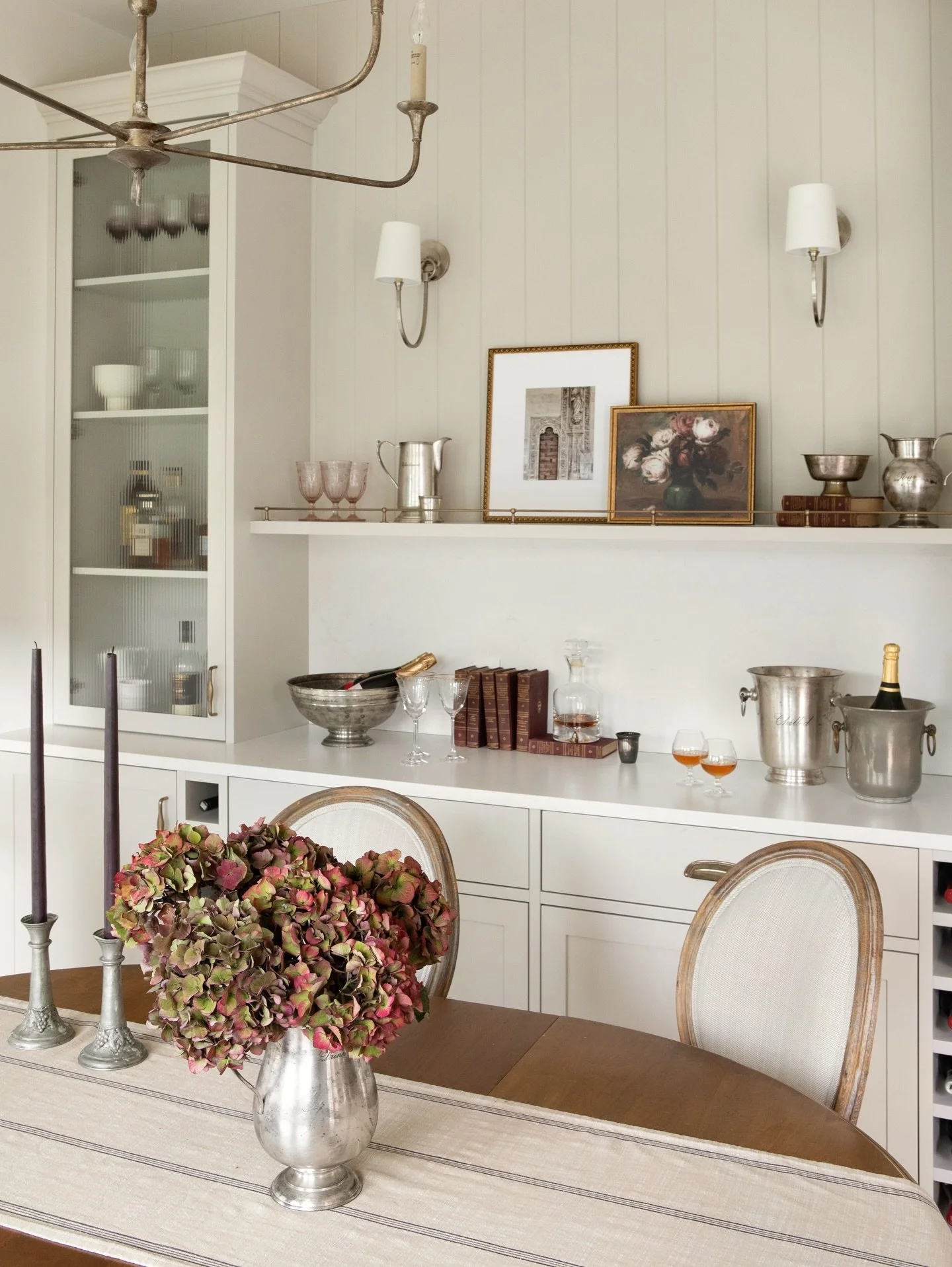 September in Vancouver is a season of gradual transition&mdash;sunlight still lingers, yet the air carries a gentle crispness. Hydrangeas take on deeper hues, and the idea of fall dinner gatherings begin to linger. For me, one of the season&rsquo;s g