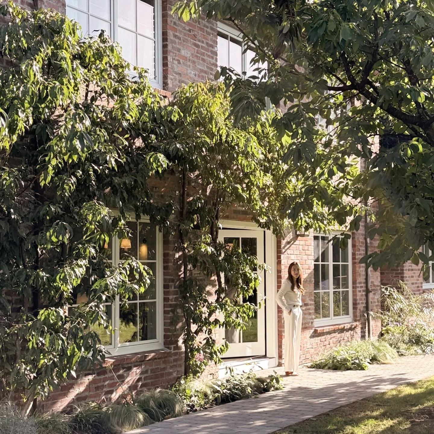 A sense of elation always follows as a photoshoot wraps — the culmination of vision, collaboration, and care. From discovering this property to realizing its full expression, the journey has been a true labor of love.
With heartfelt thanks to