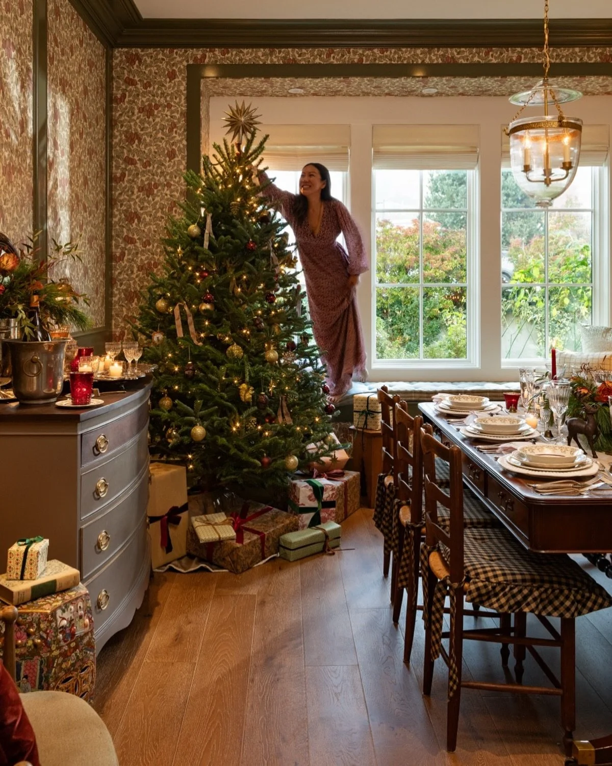 Always reach for the stars&hellip;even if you have to go out on a limb! 

Interior Design, Furnishings, and Styling: @vaniapecchiainteriors 
Styling: @kimberlyjoneslifestyle 
Photography: @tina_emapeterphoto 
Builder: @divanohomes