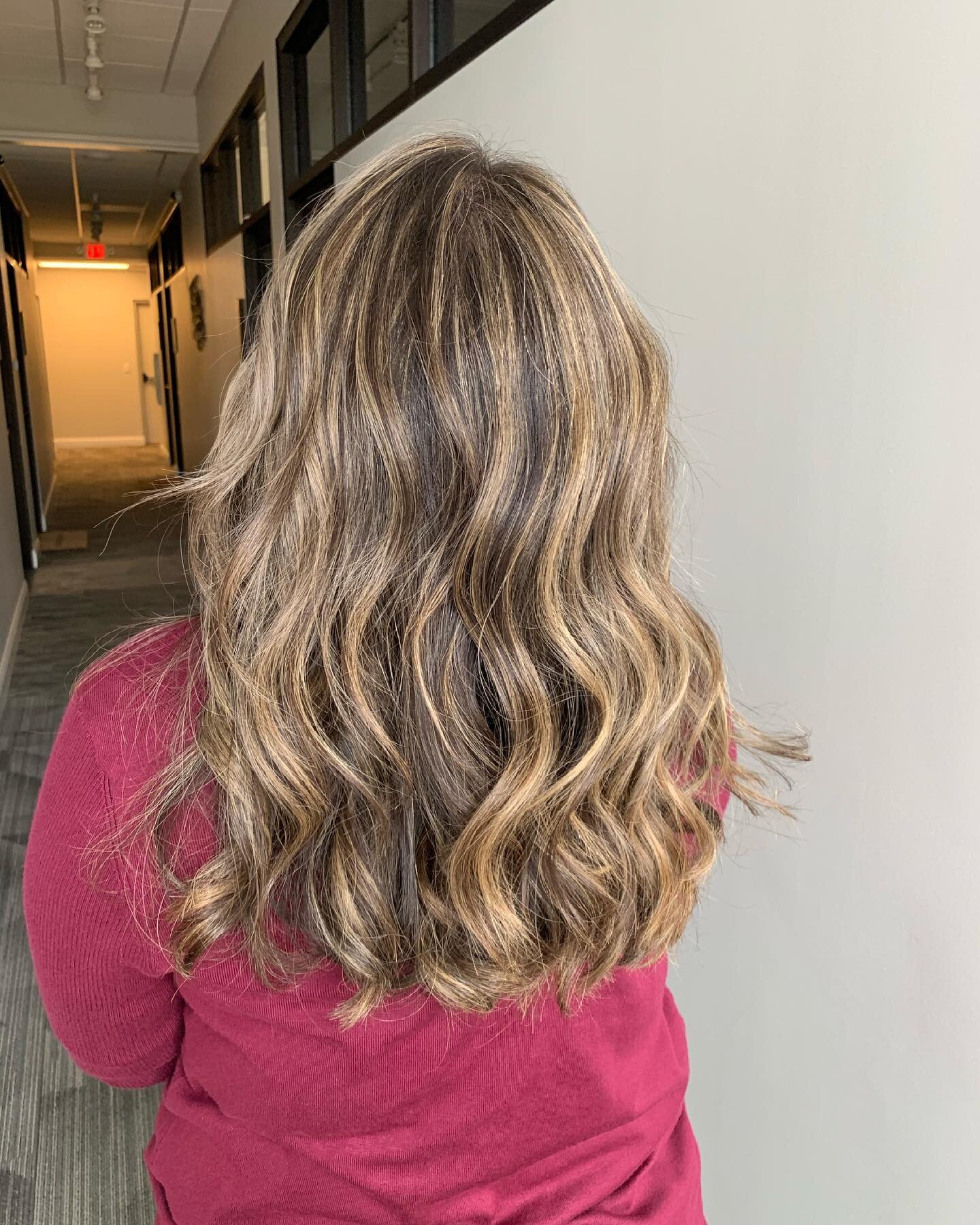 Lived in color is my favorite. 

#balayage #QuadCities #QCHair #Hairstylist #HairColor #Brunette #embeehair #davenport #hairtransformation #oligopro #framar