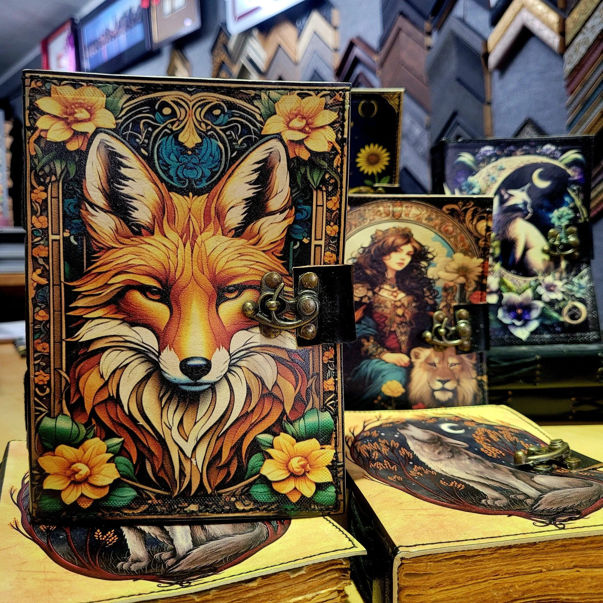 🦇✨ Just in time for spooky season&hellip; NEW designs of our beloved handbound leather journals have arrived! Think ravens, moons, and just the right amount of gothic charm. With genuine leather covers and deckle-edge pages tough enough for ink, pai