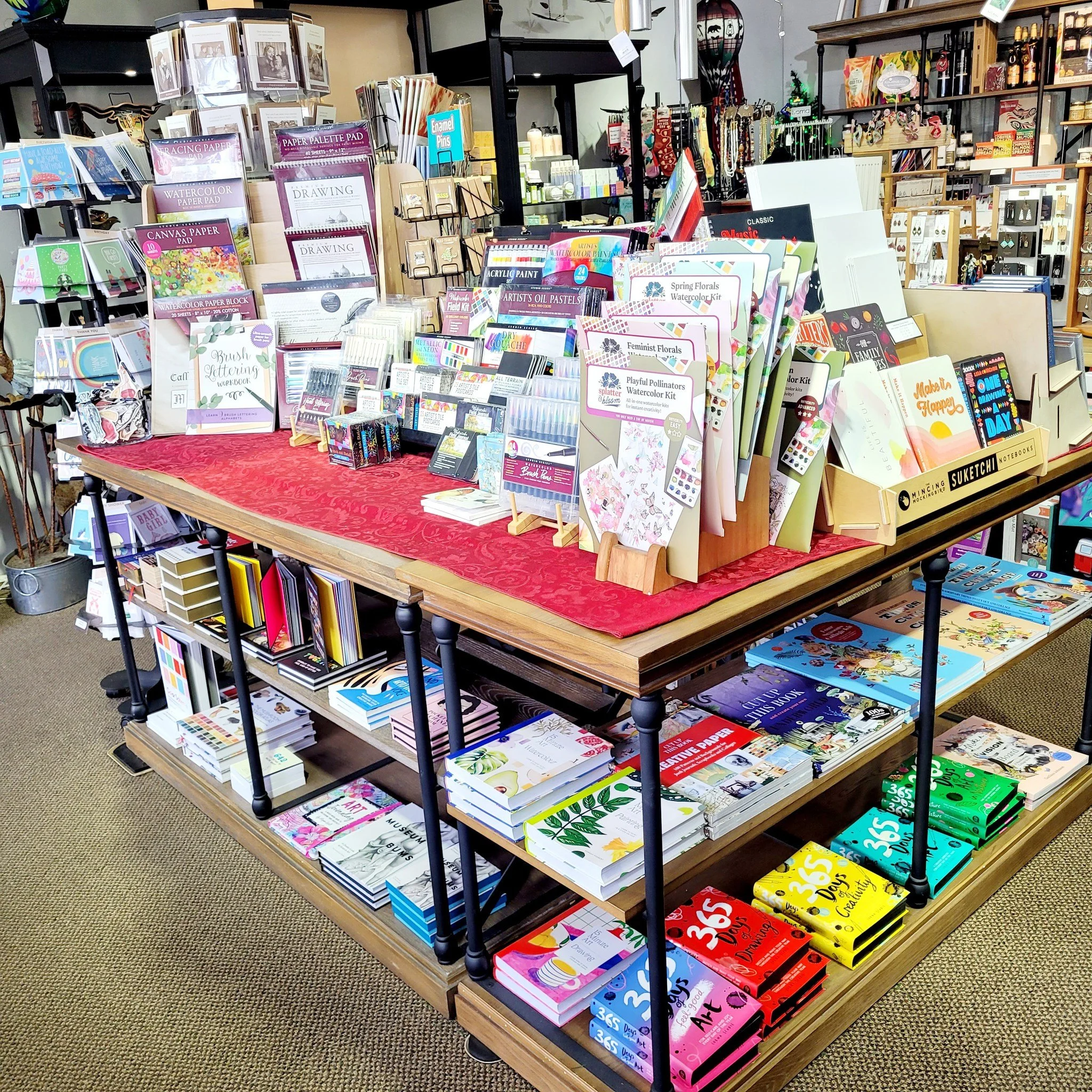 It&rsquo;s a beautiful Saturday in Forest Grove, the perfect excuse to get out and wander downtown ☀️

Grab a croissant from Sunrise Bakery, an espresso from Guidetti's Marketplace, browse the antique stores, and check out the fresh summer styles at 