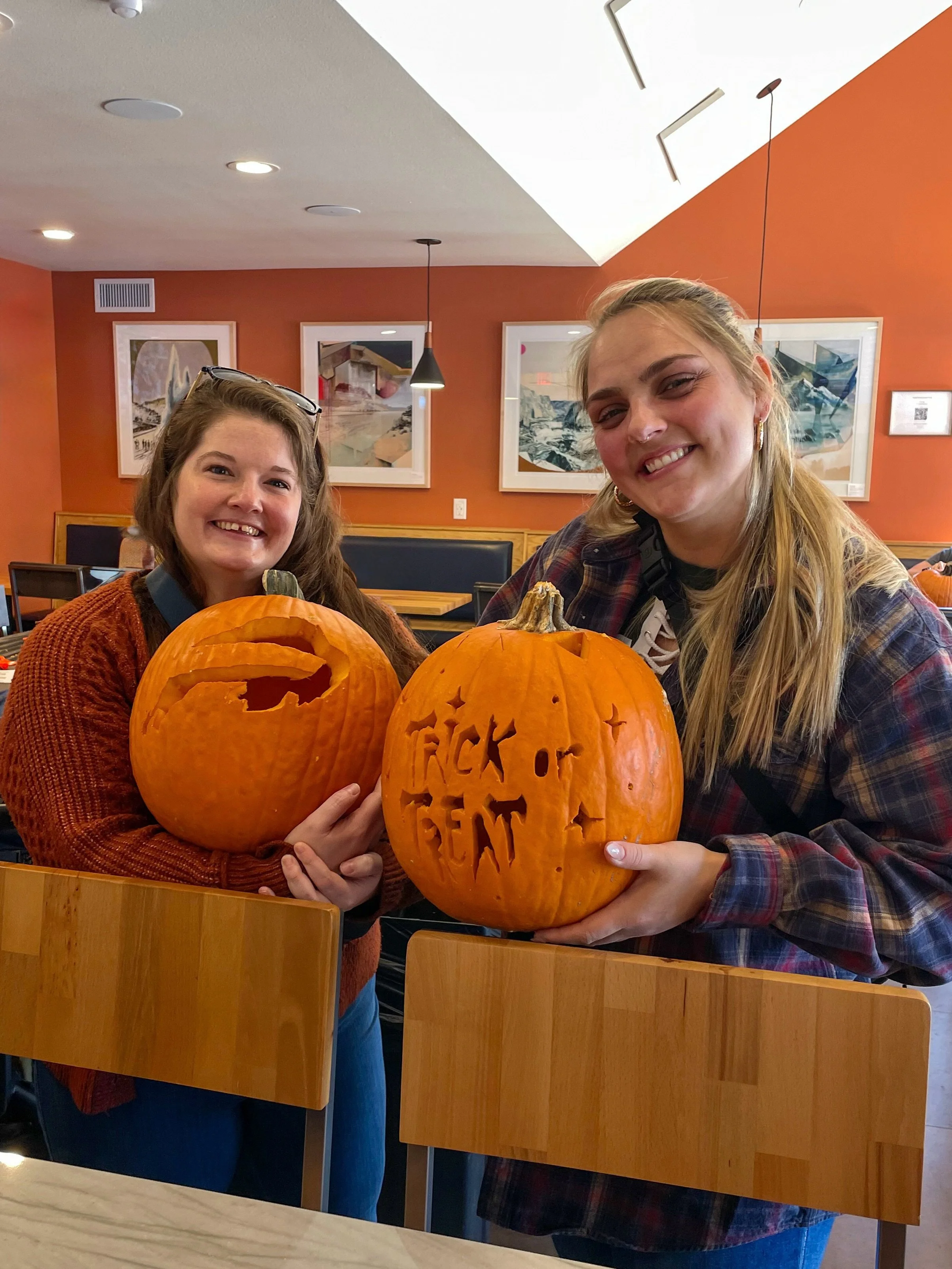 Carve out some time this Halloween weekend to watch the Bills play Sunday with the @occbillsbackers 🦬🎃⚡️

Bring your Bills spirit to WestFax Springs this Sunday, November 1, and join us as Buffalo takes on Baltimore! 

🏈 Kickoff at 11 AM
🍺 Discou