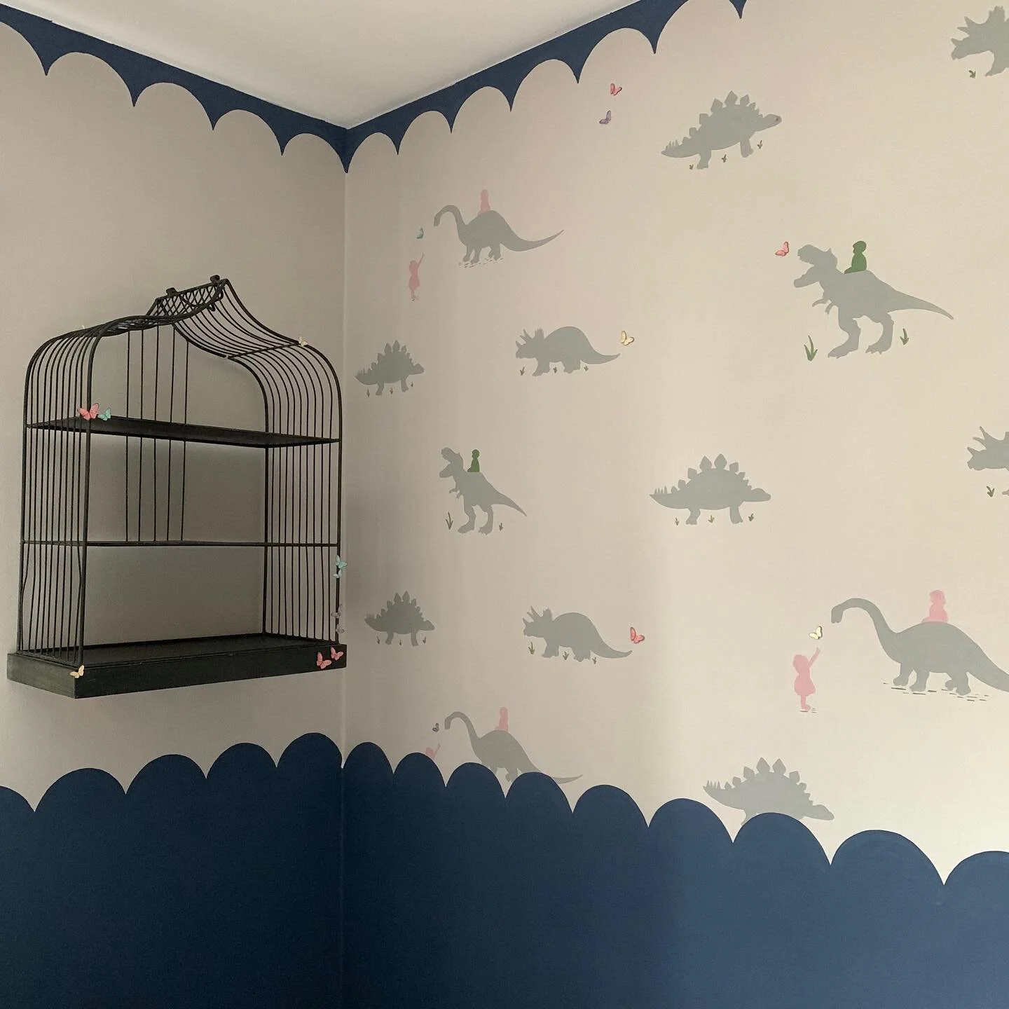 Dinosaur ROAR! 🦕🦖🦋
⠀⠀⠀⠀⠀⠀⠀⠀⠀
And it&rsquo;s finished!! I&rsquo;m so happy with how this has turned out. It&rsquo;s cute, it&rsquo;s feminine, it&rsquo;s strong! 
⠀⠀⠀⠀⠀⠀⠀⠀⠀
My little girl&rsquo;s original brief of rainbows changed having decided sh