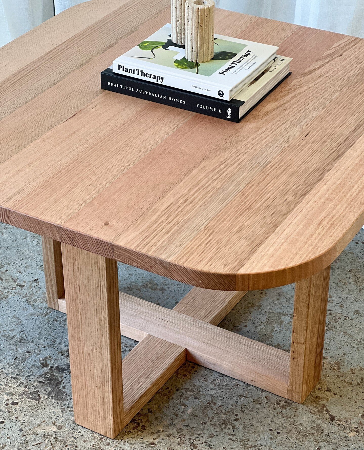 This Tasmanian Oak coffee table is beautifully curvy and elegant