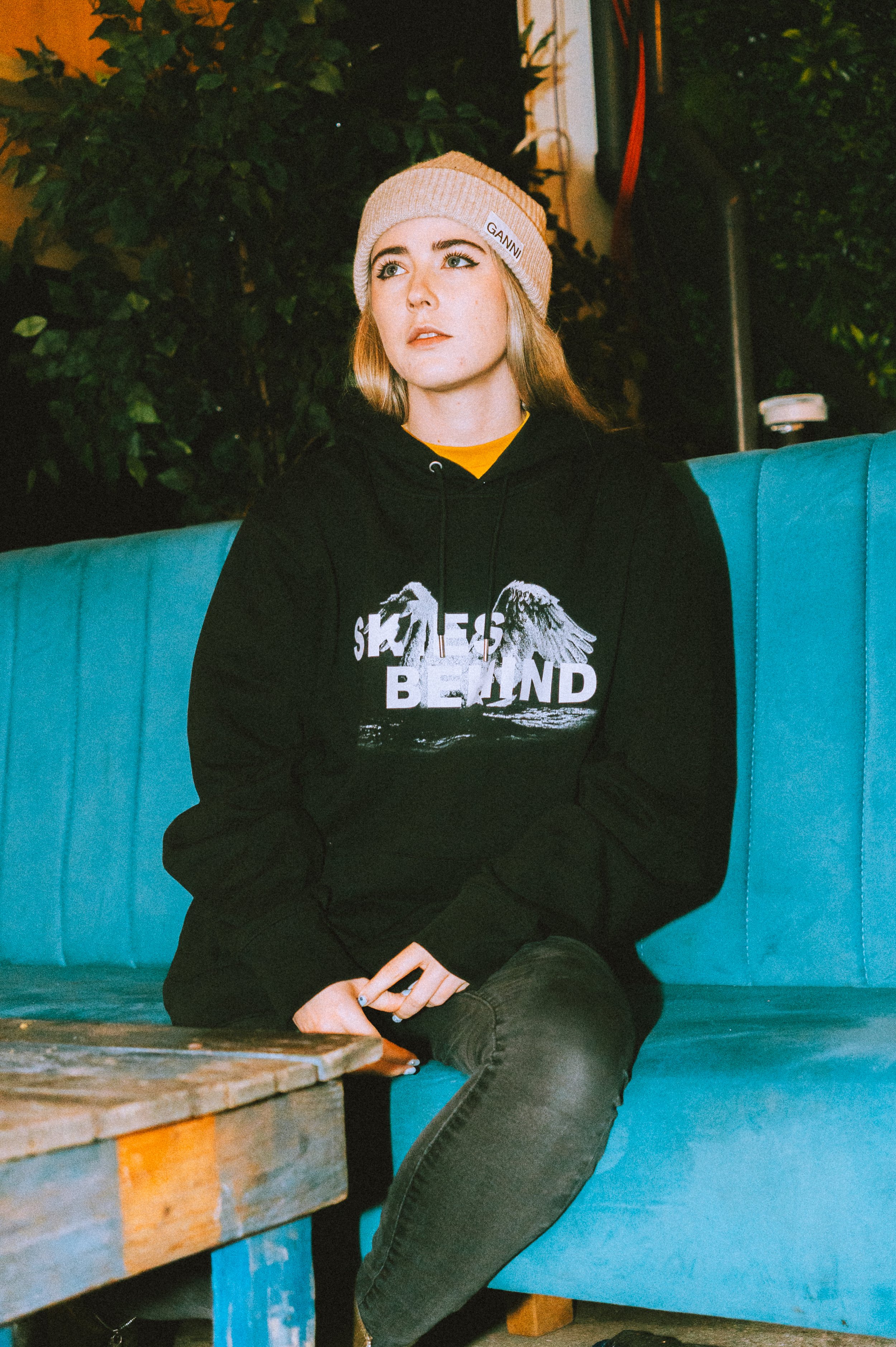 Skies Behind Swan Hoodie - Black