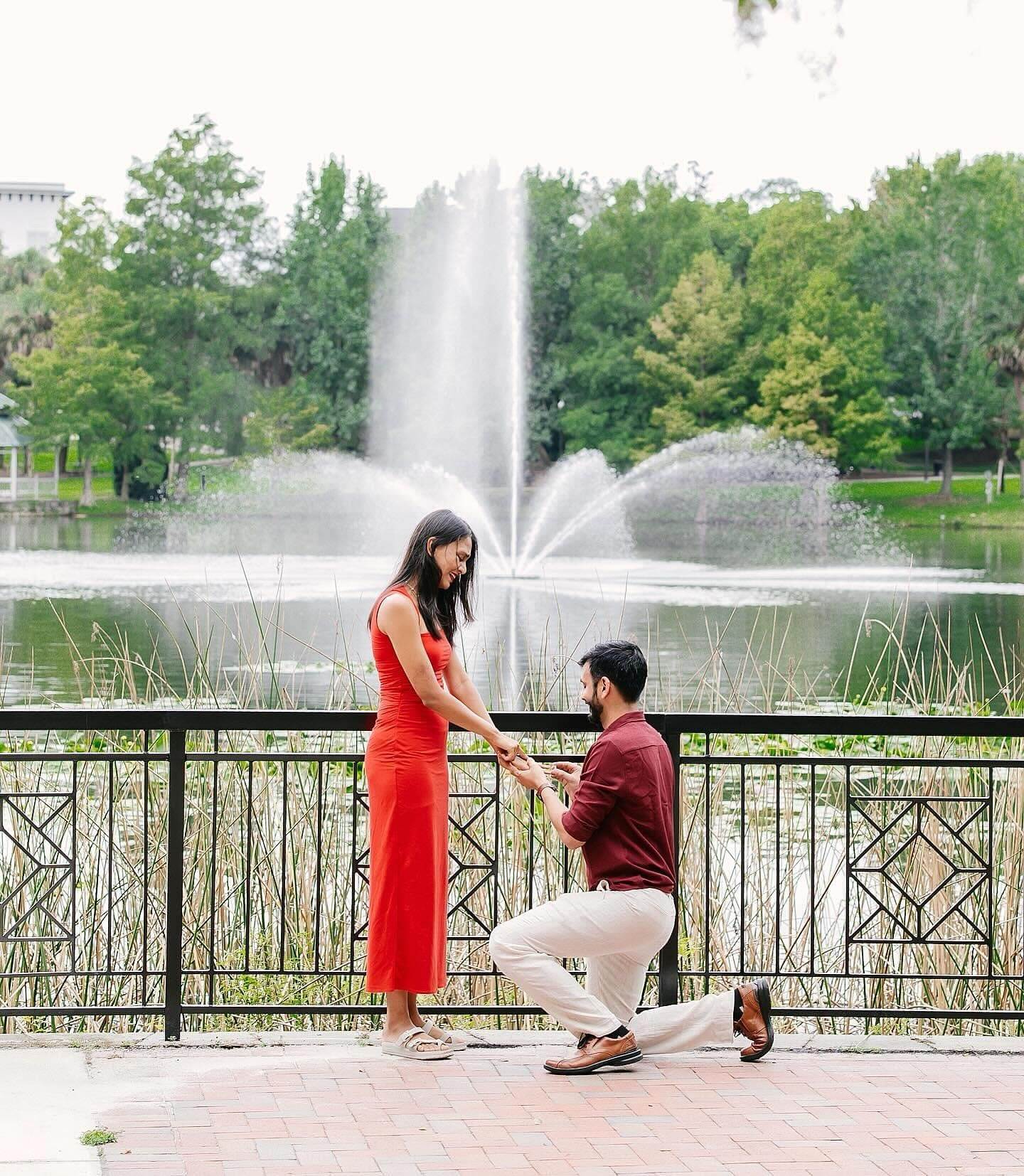 She said YES! 💍 

Big Congratulations to Rishabh + Navya on their engagement! What a special moment! I&rsquo;m super honored to have been a part of it. Enjoy! 🤍 

#orlandoengagementphotographer #orlandoproposalphotographer #orlandoproposalphotograp