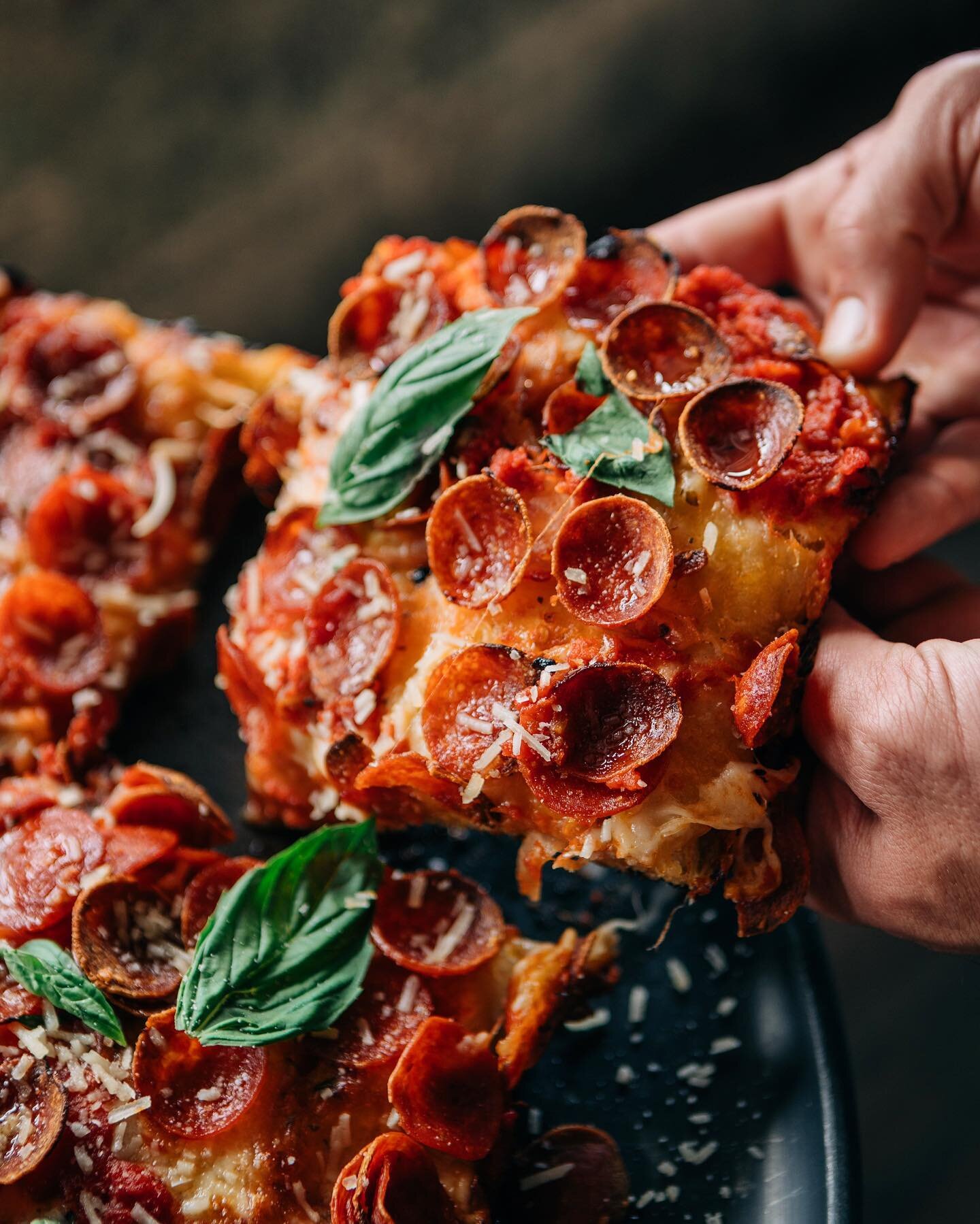 it&rsquo;s a sicilian square pie kind of day 🍕💕 #SicilianPizza #PepperoniAndHotHoney 

#PepperoniPizza #PepperoniGang #SourdoughPizza #Sicilian #Pizzagram #Pepperoni #DailyPizza