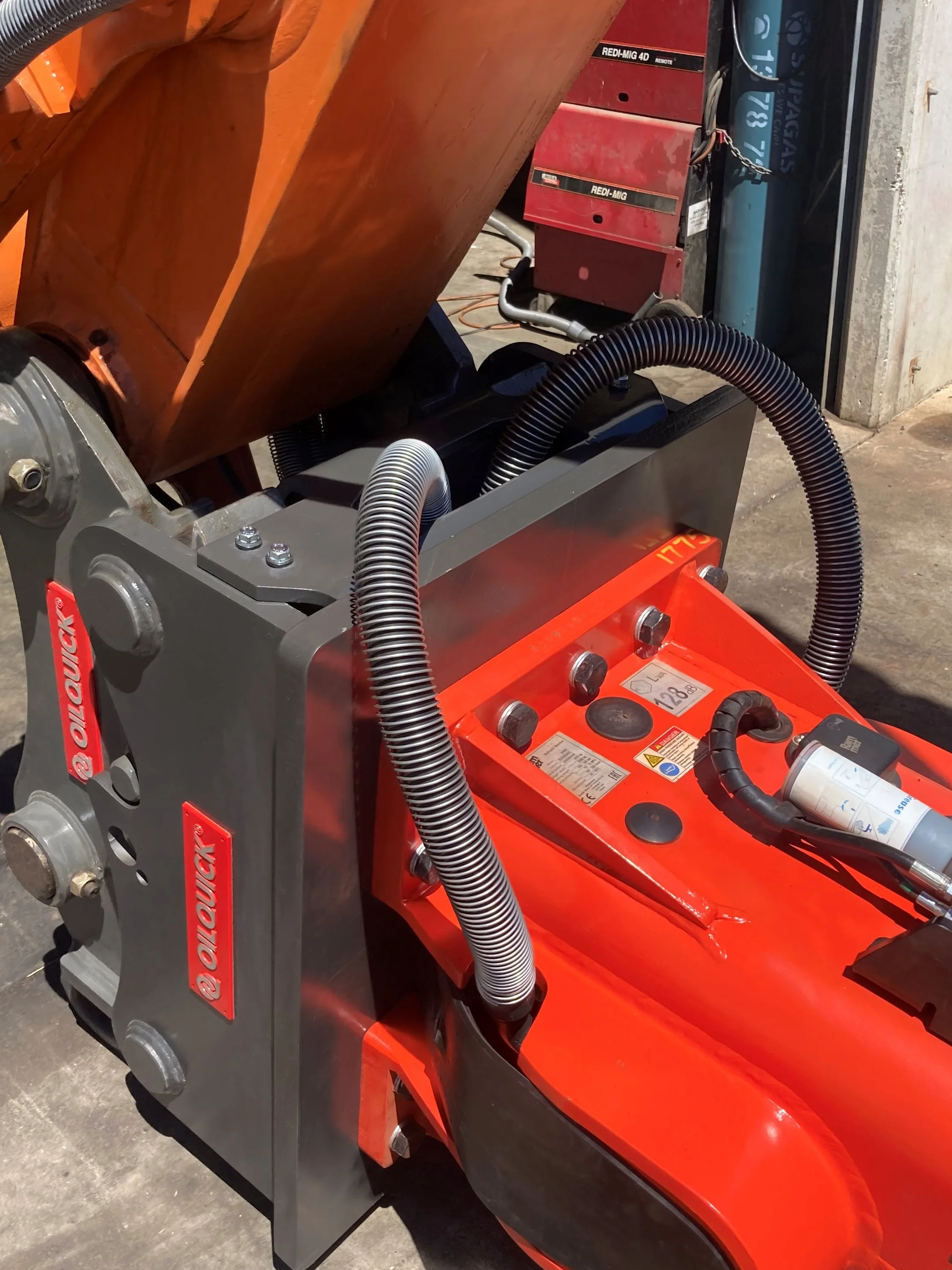 Coast_2_Coast_Excavator_Attachments_4.jpg
