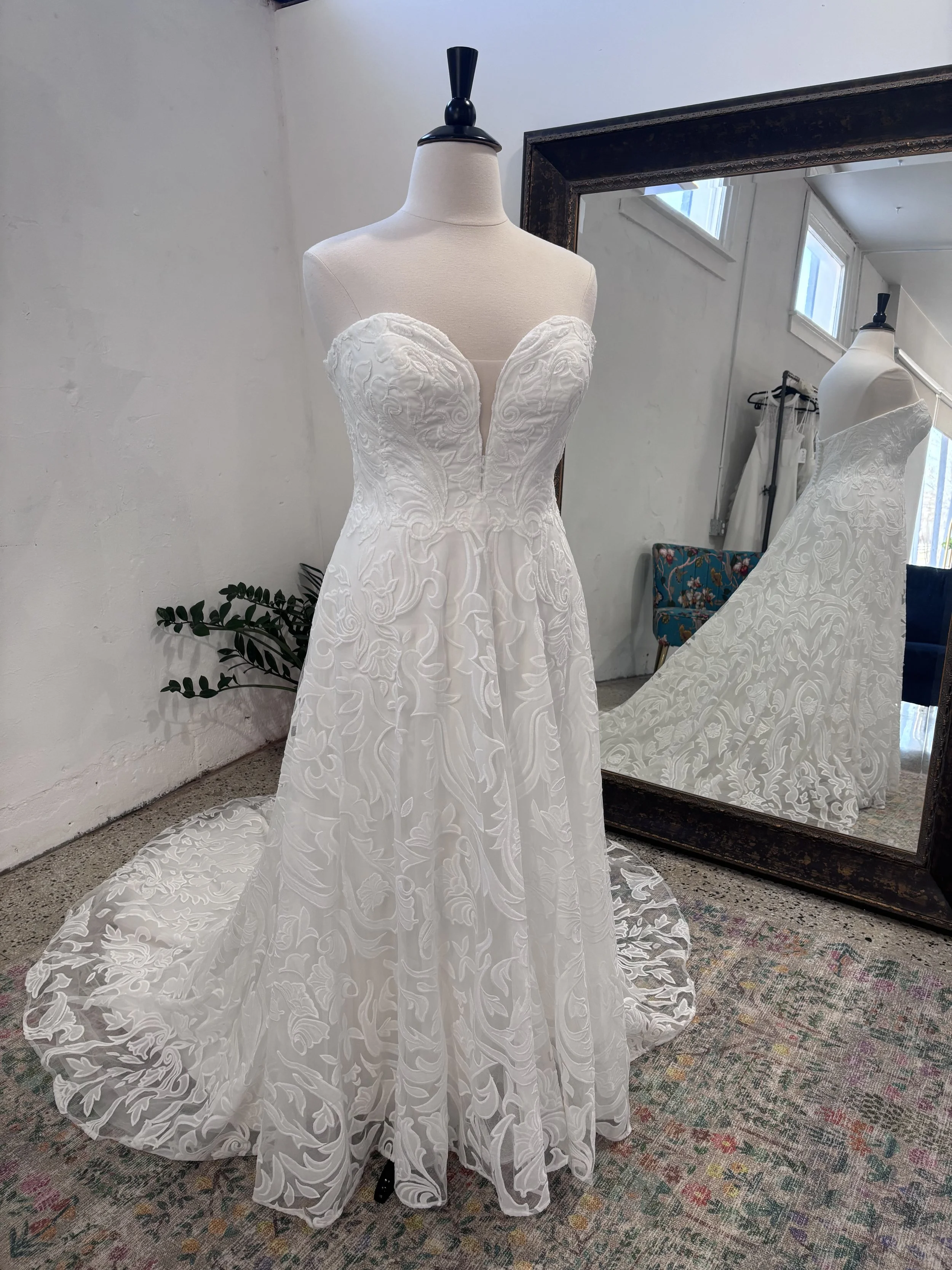 maggie sottero | penny 