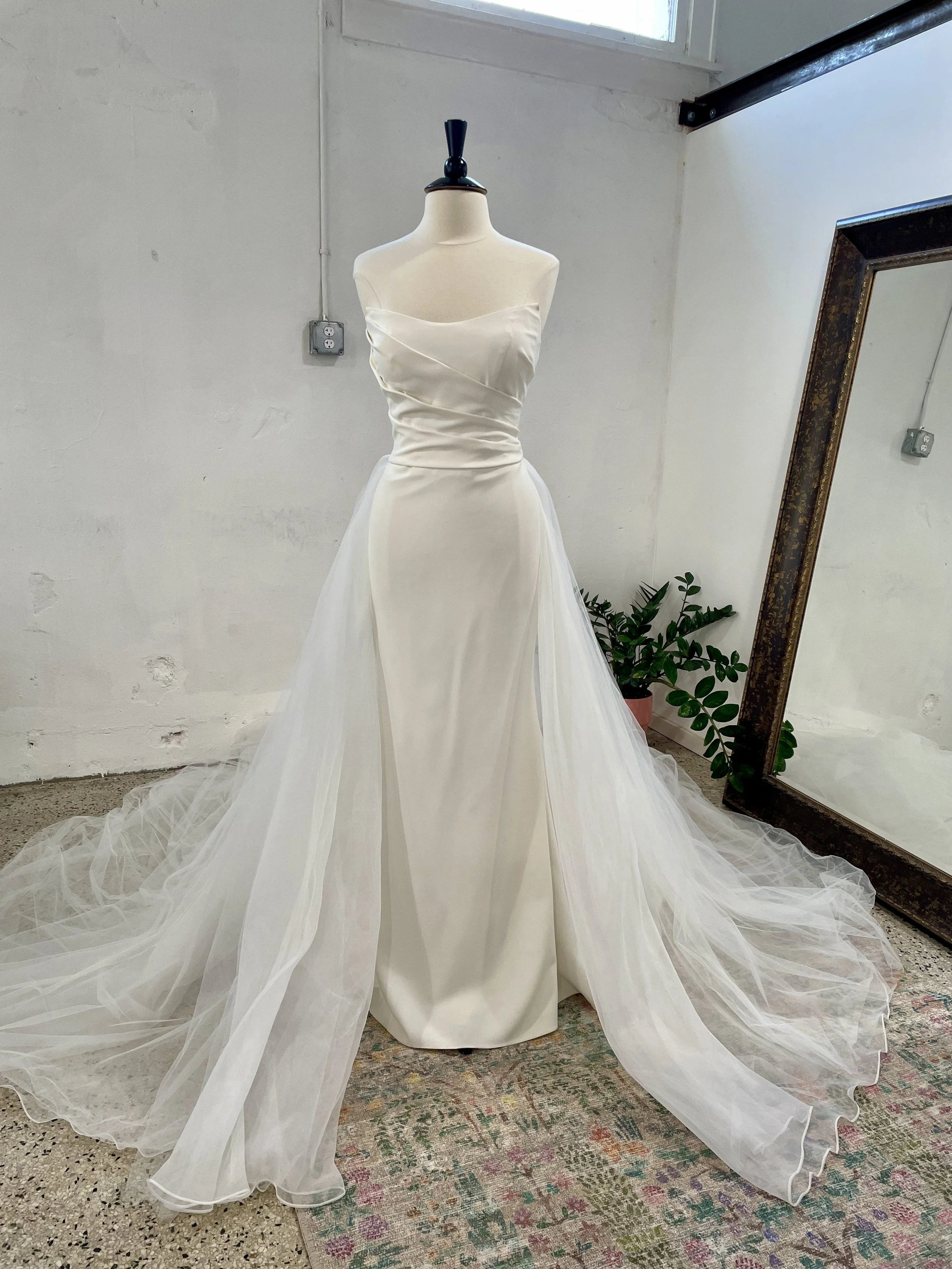 private label | phyllis with overskirt