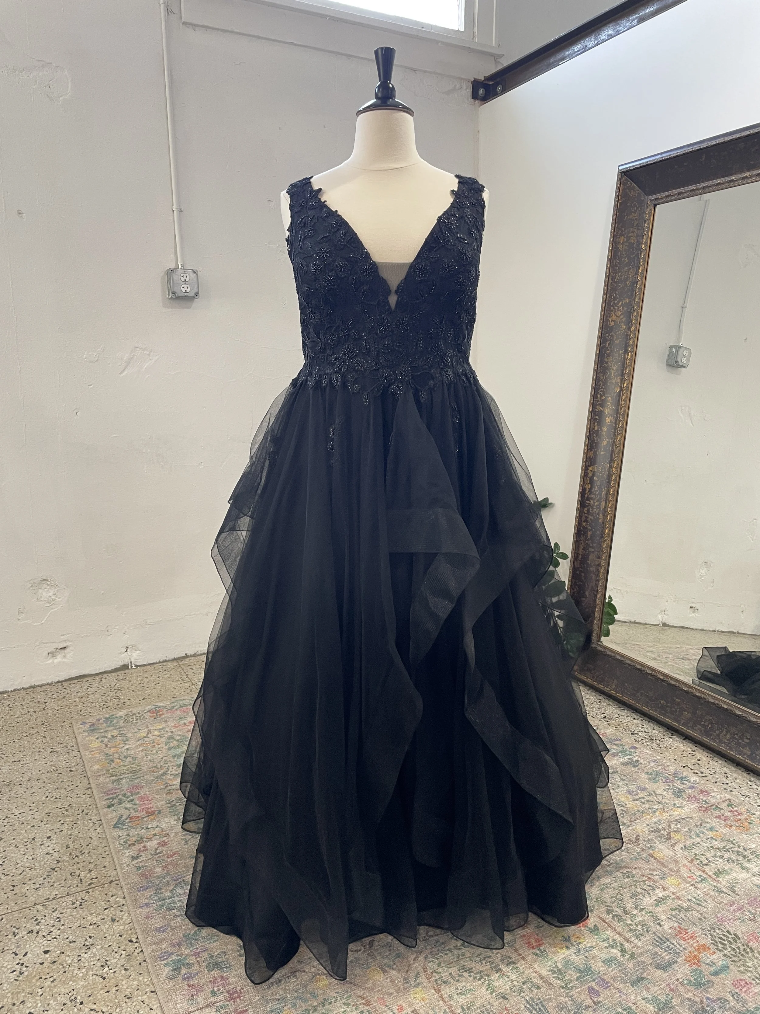 sydney’s closet | genevieve 